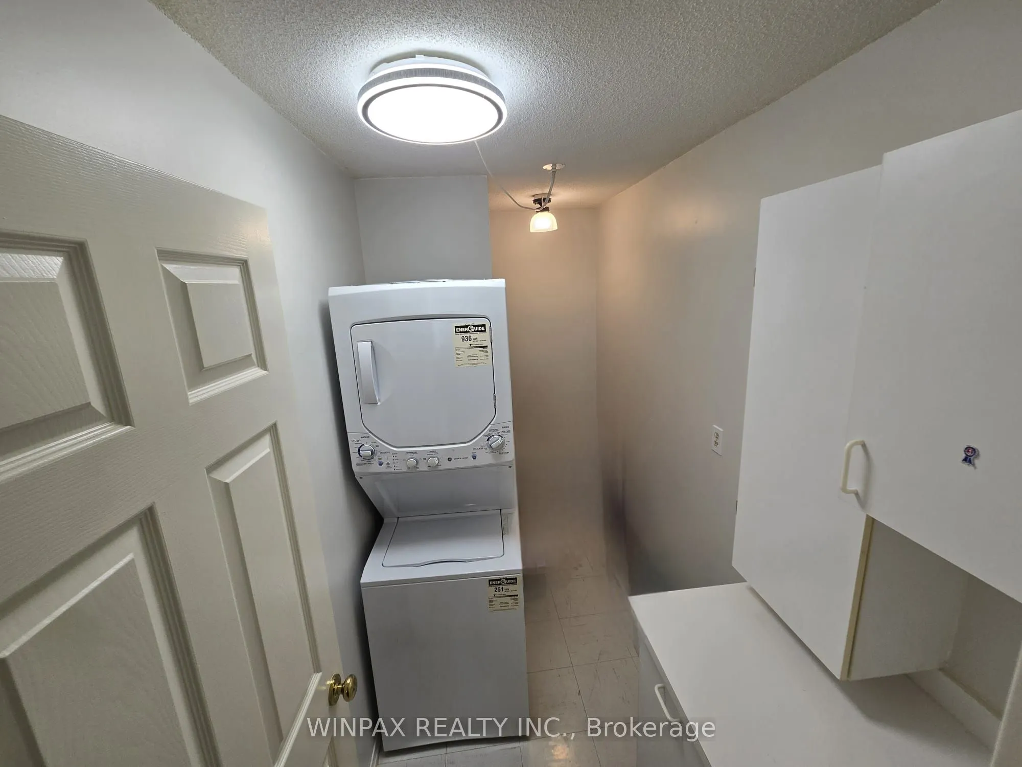 20 Harding Boulevard #1202