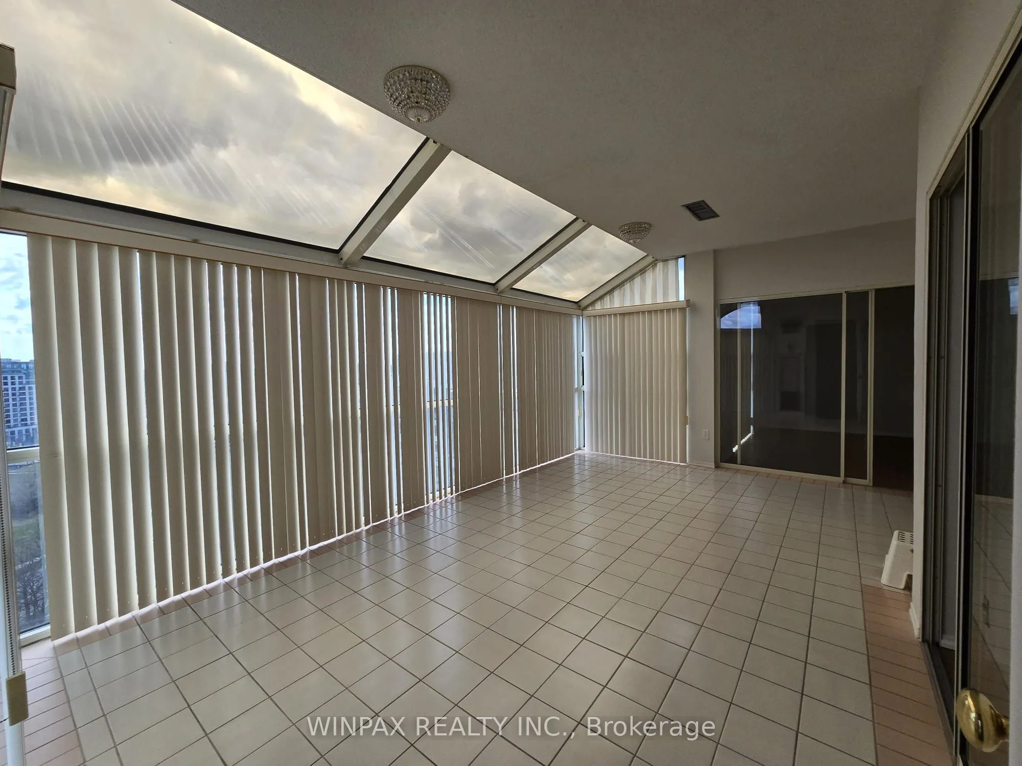 20 Harding Boulevard #1202