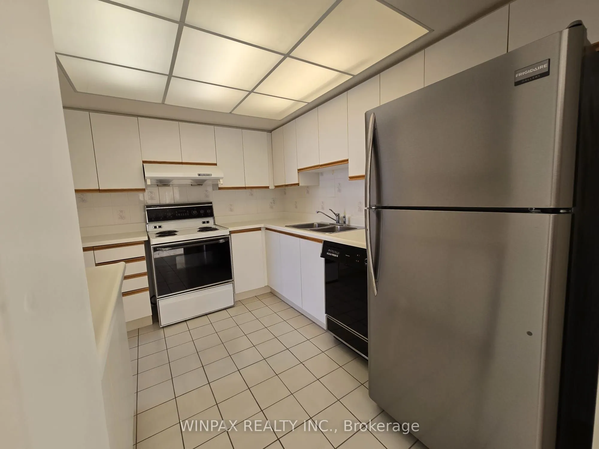 20 Harding Boulevard #1202