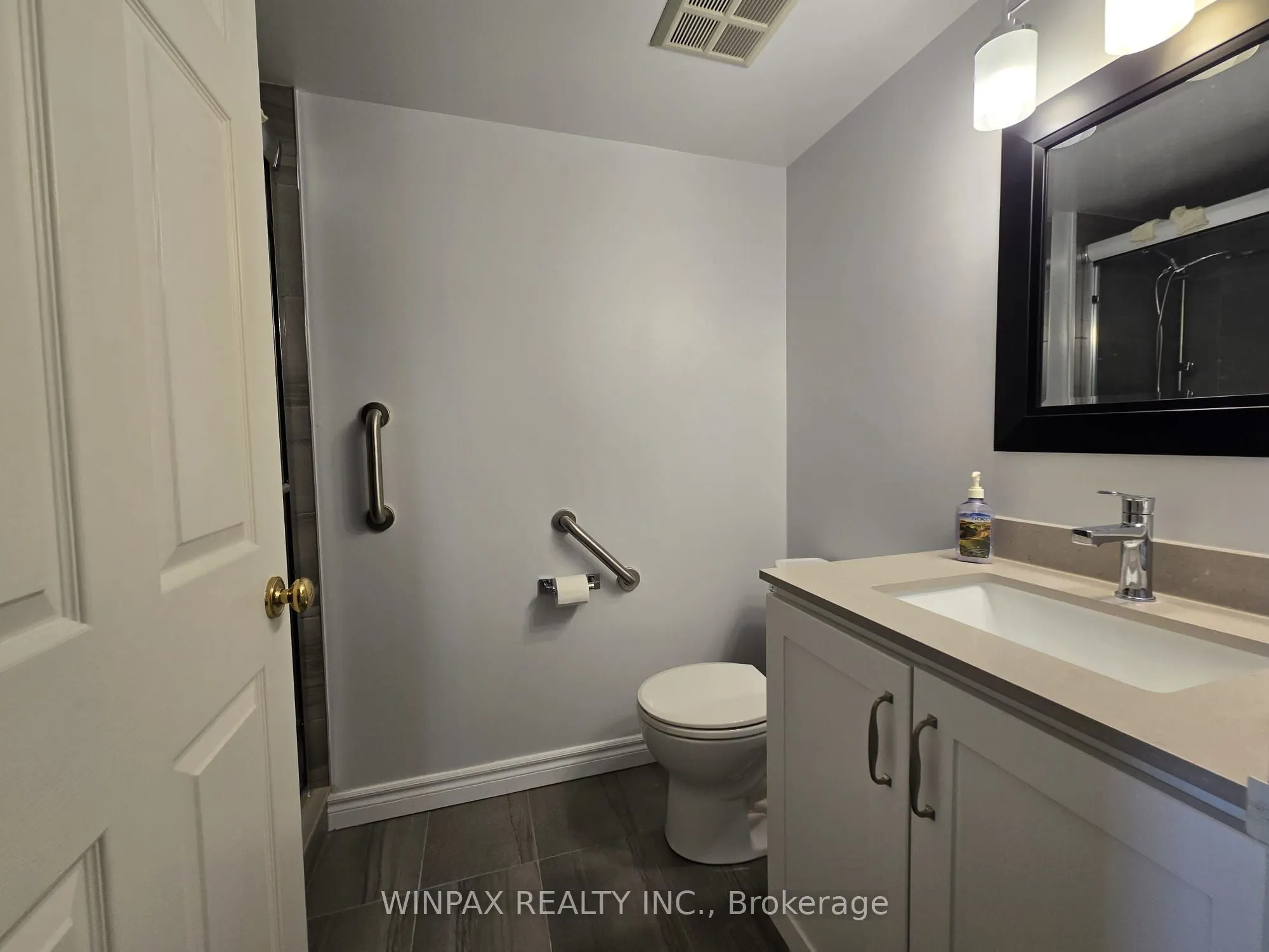 20 Harding Boulevard #1202