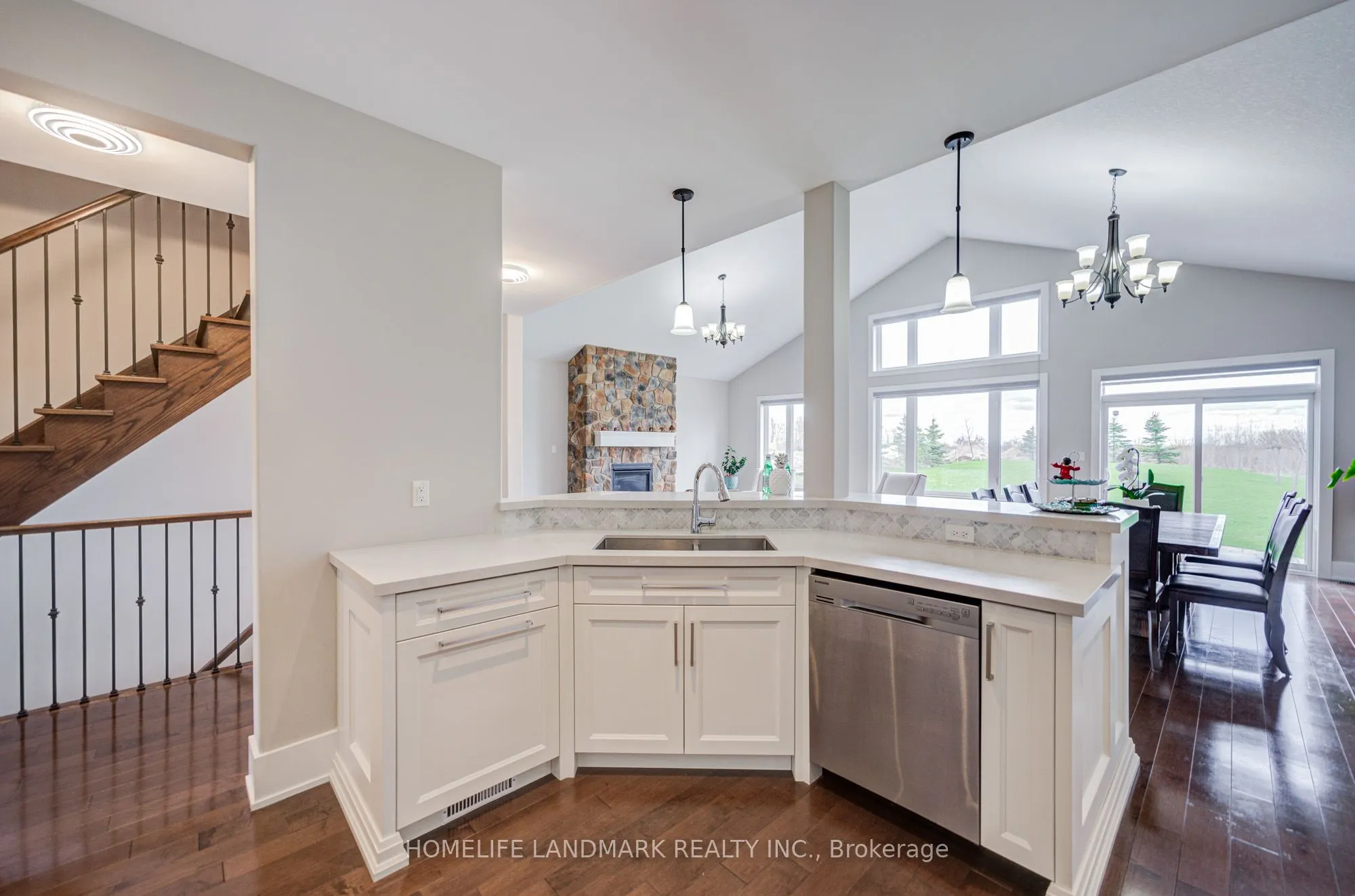 295 Sunnybrae Avenue