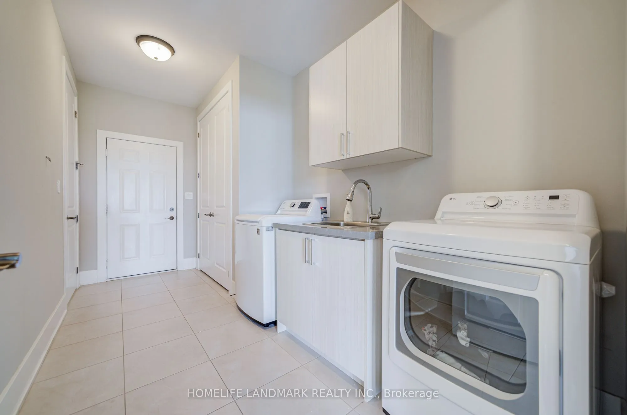 295 Sunnybrae Avenue