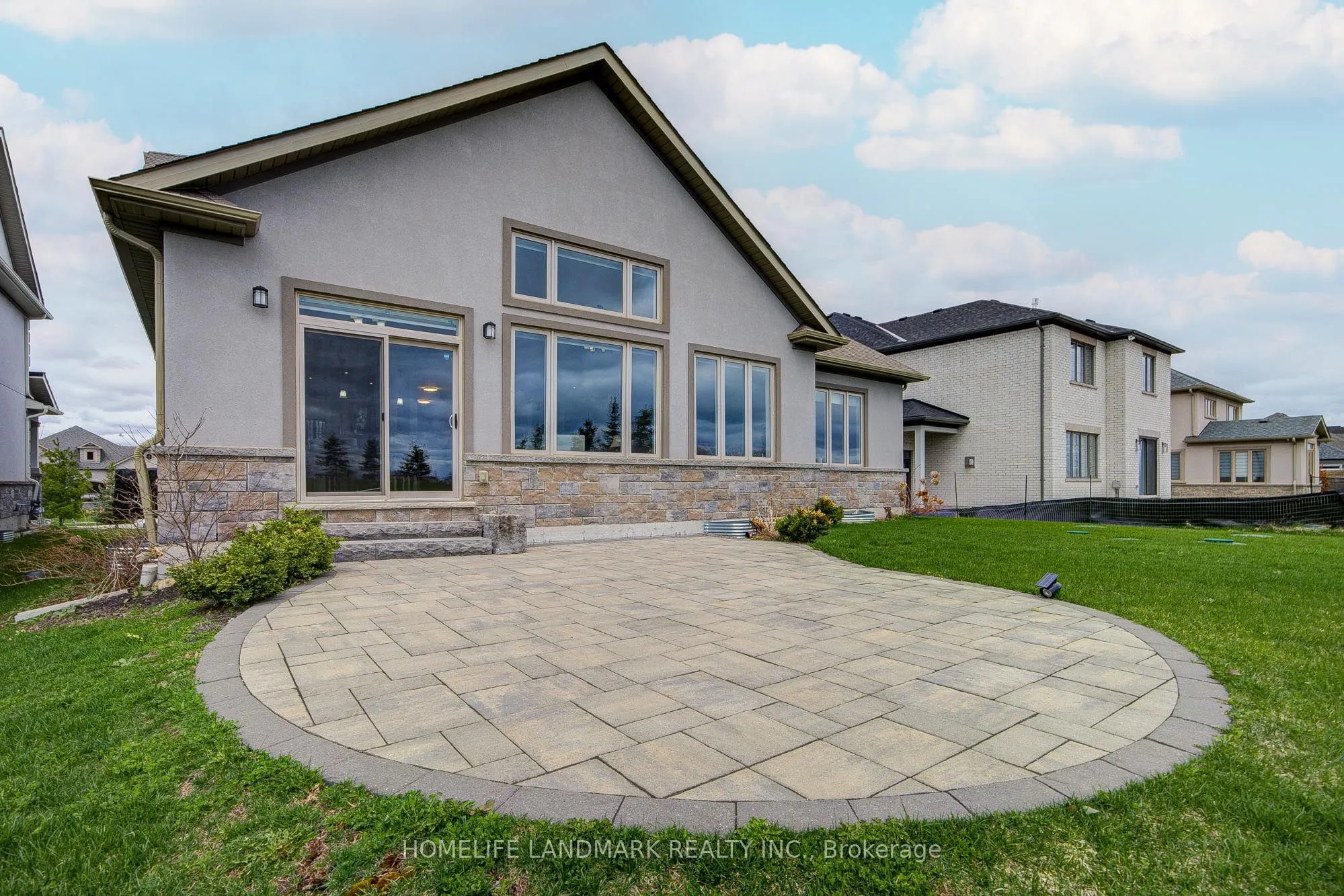 295 Sunnybrae Avenue