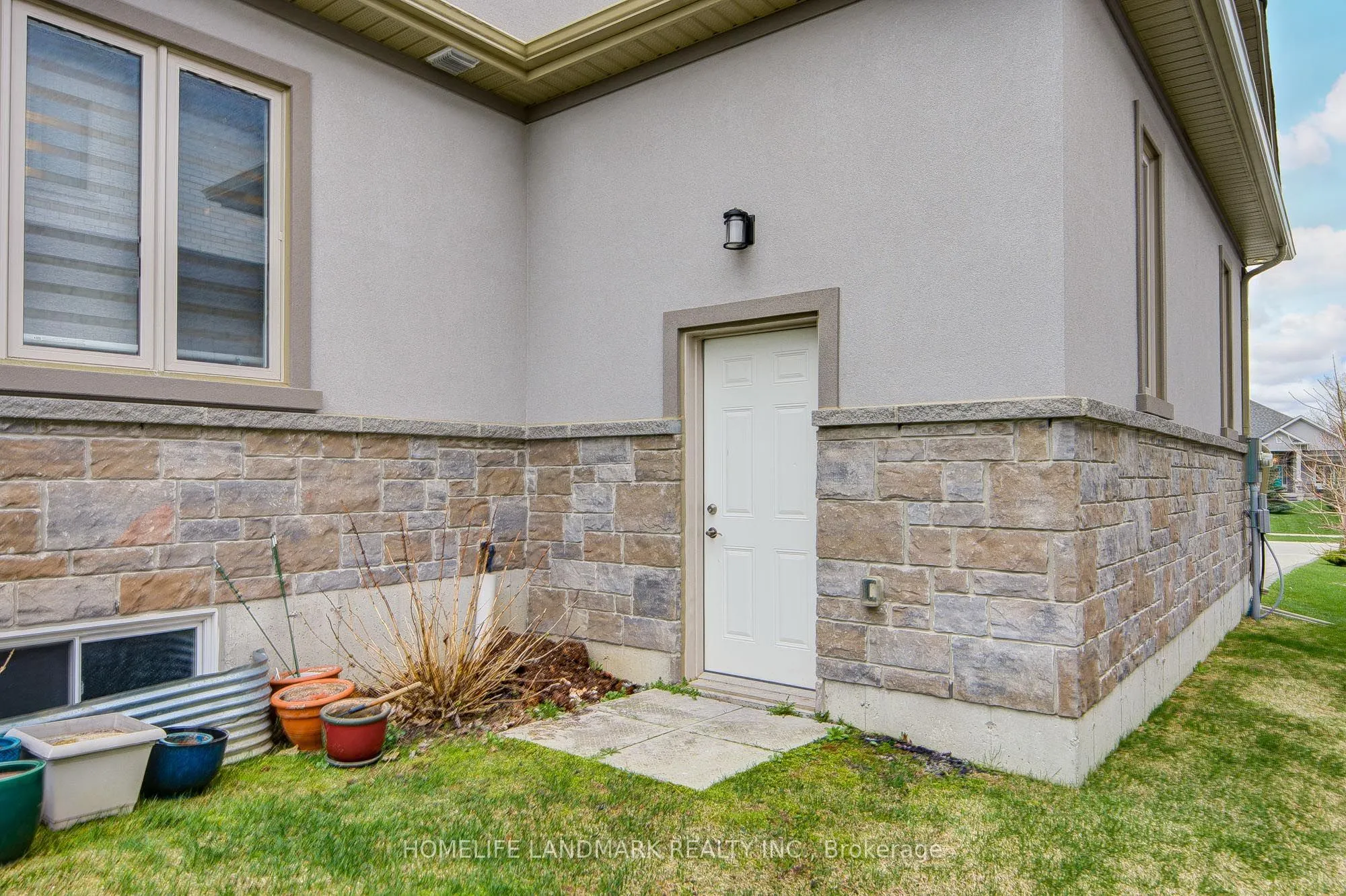 295 Sunnybrae Avenue