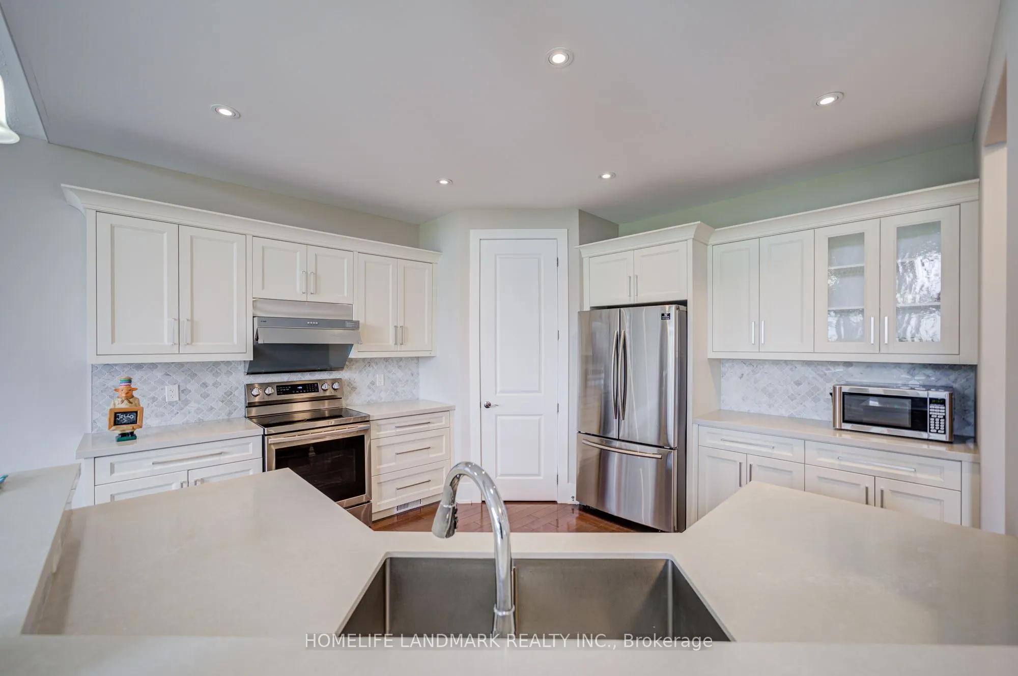 295 Sunnybrae Avenue