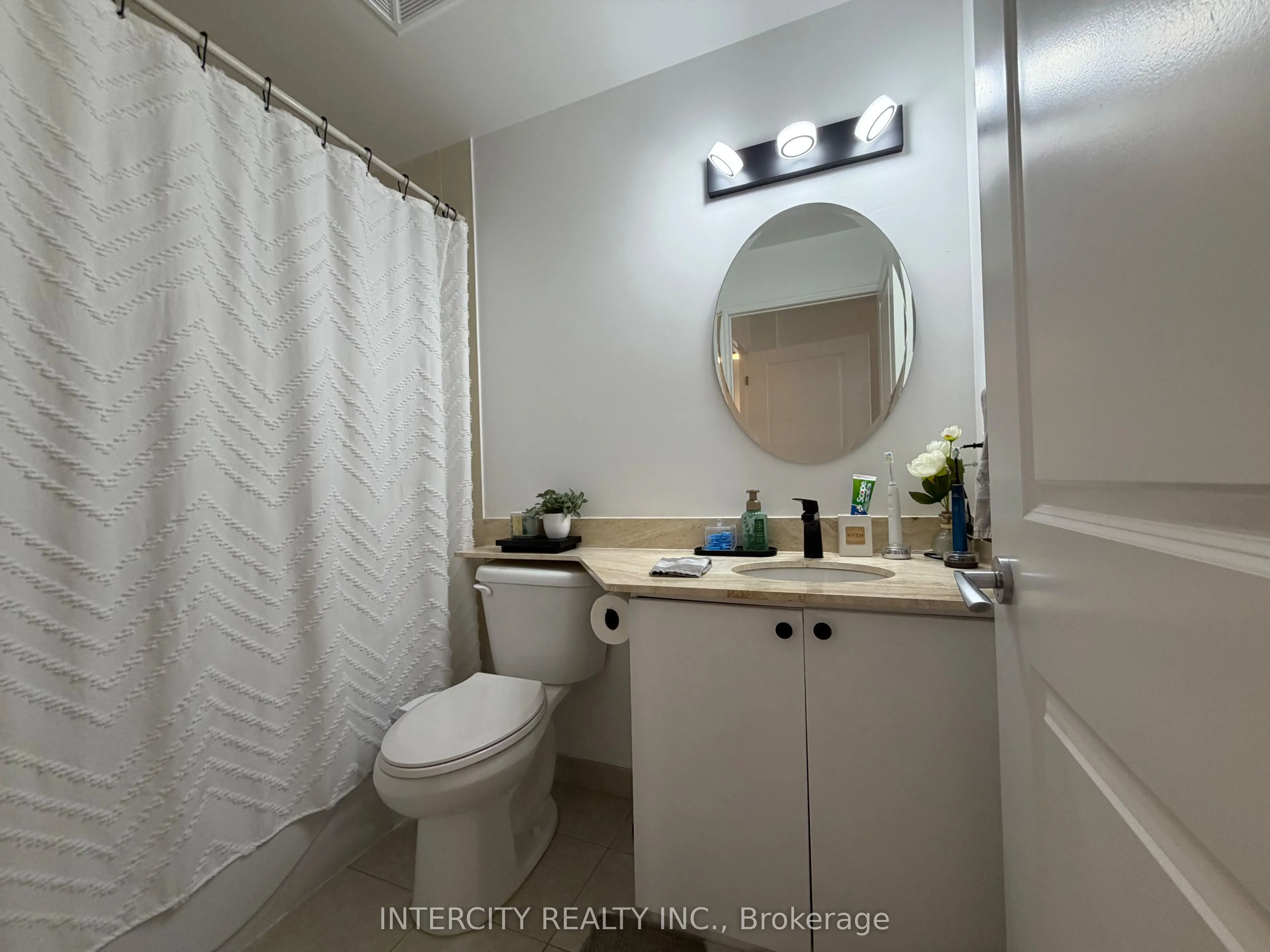 7730 Kipling Avenue #802
