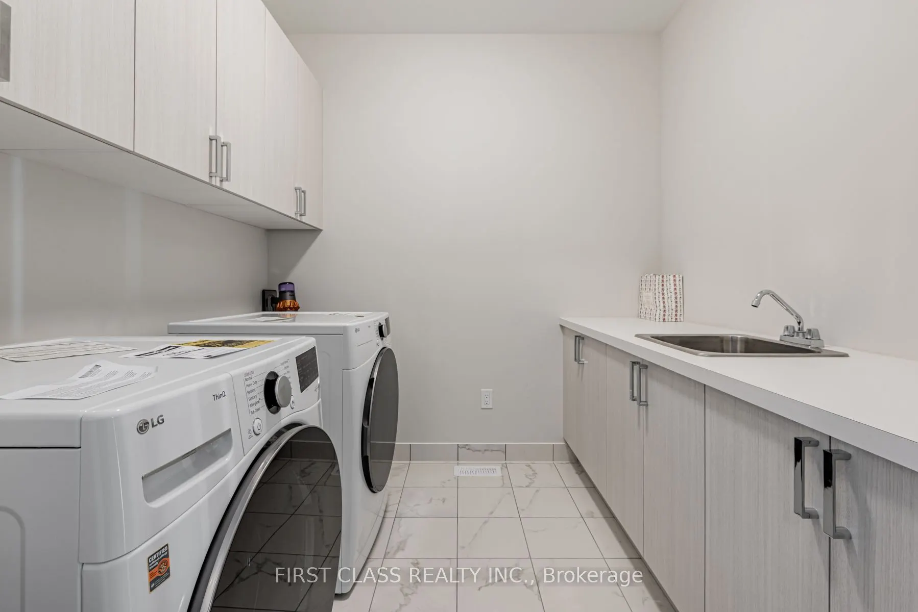 15 Kenneth Campbell Court