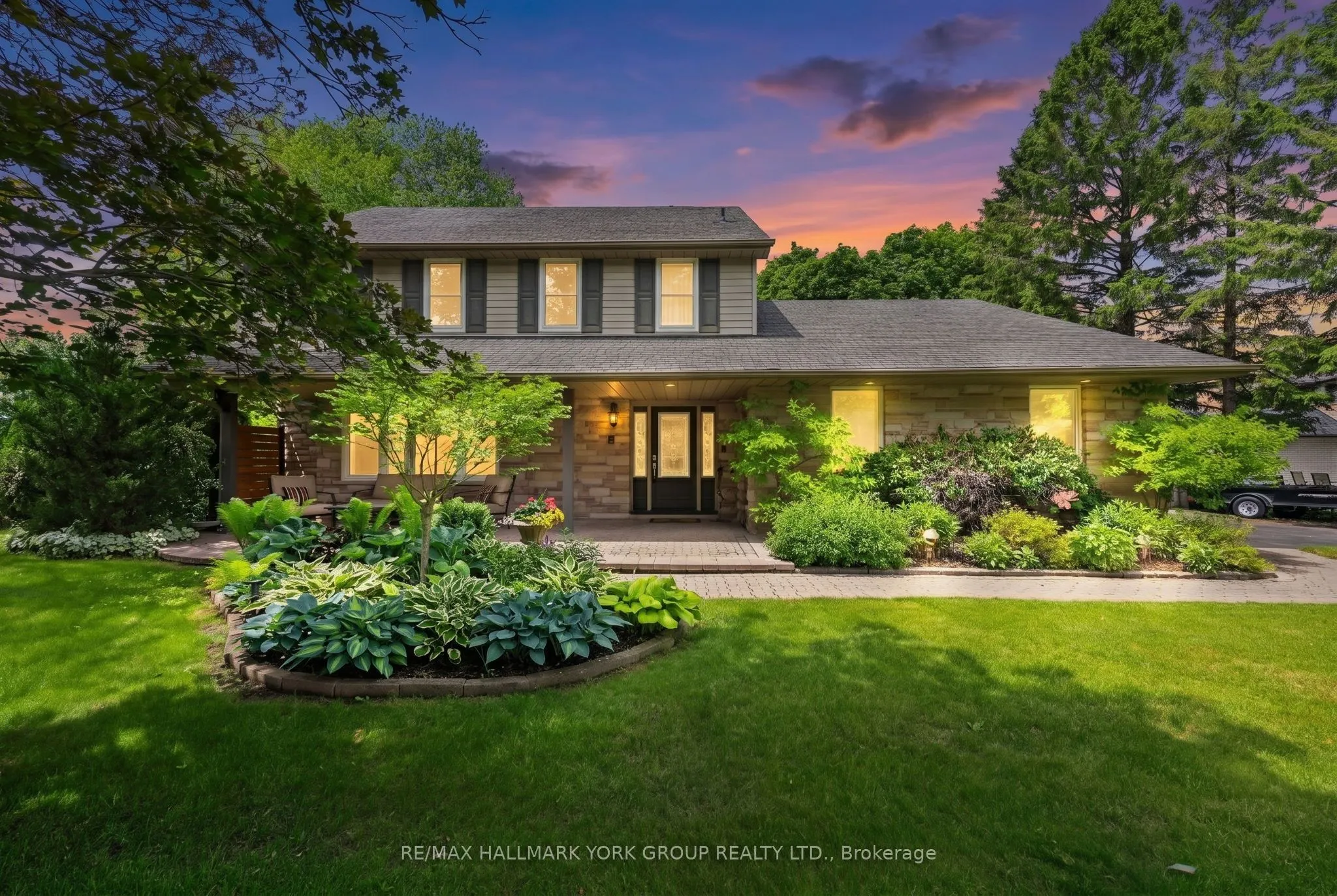 8 Grant Court