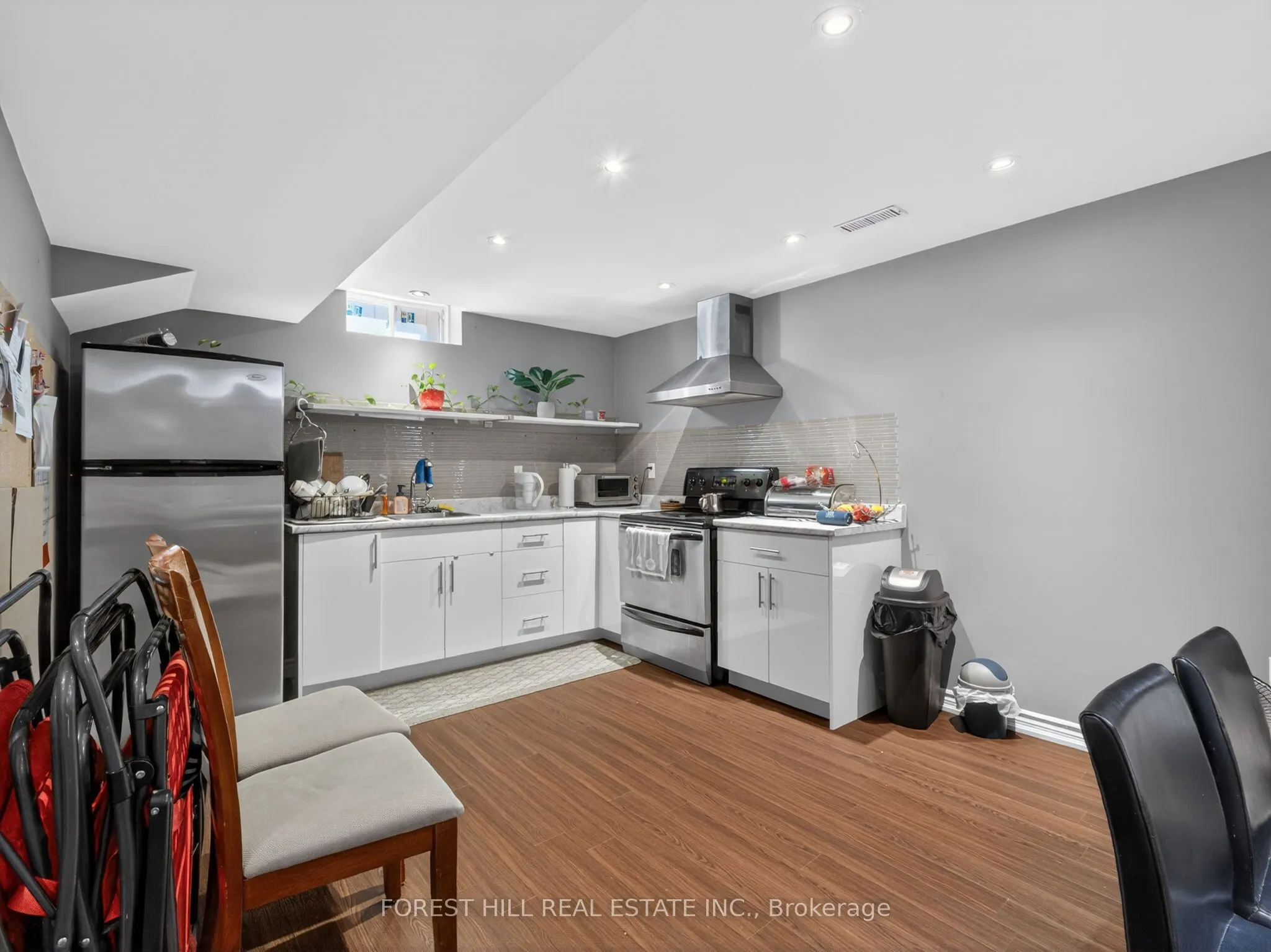 12 Wallenberg Drive