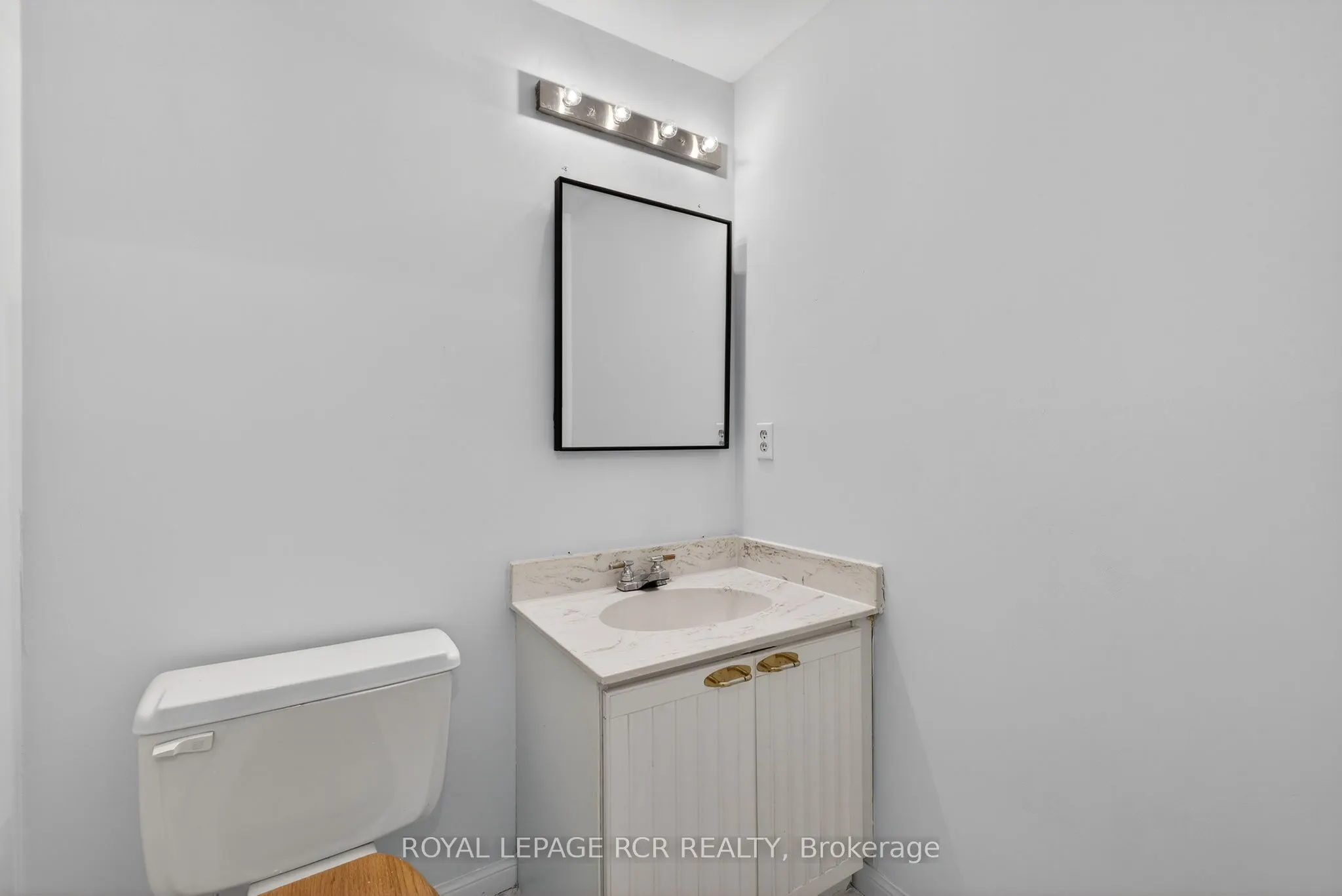 68 Confederation Way #44