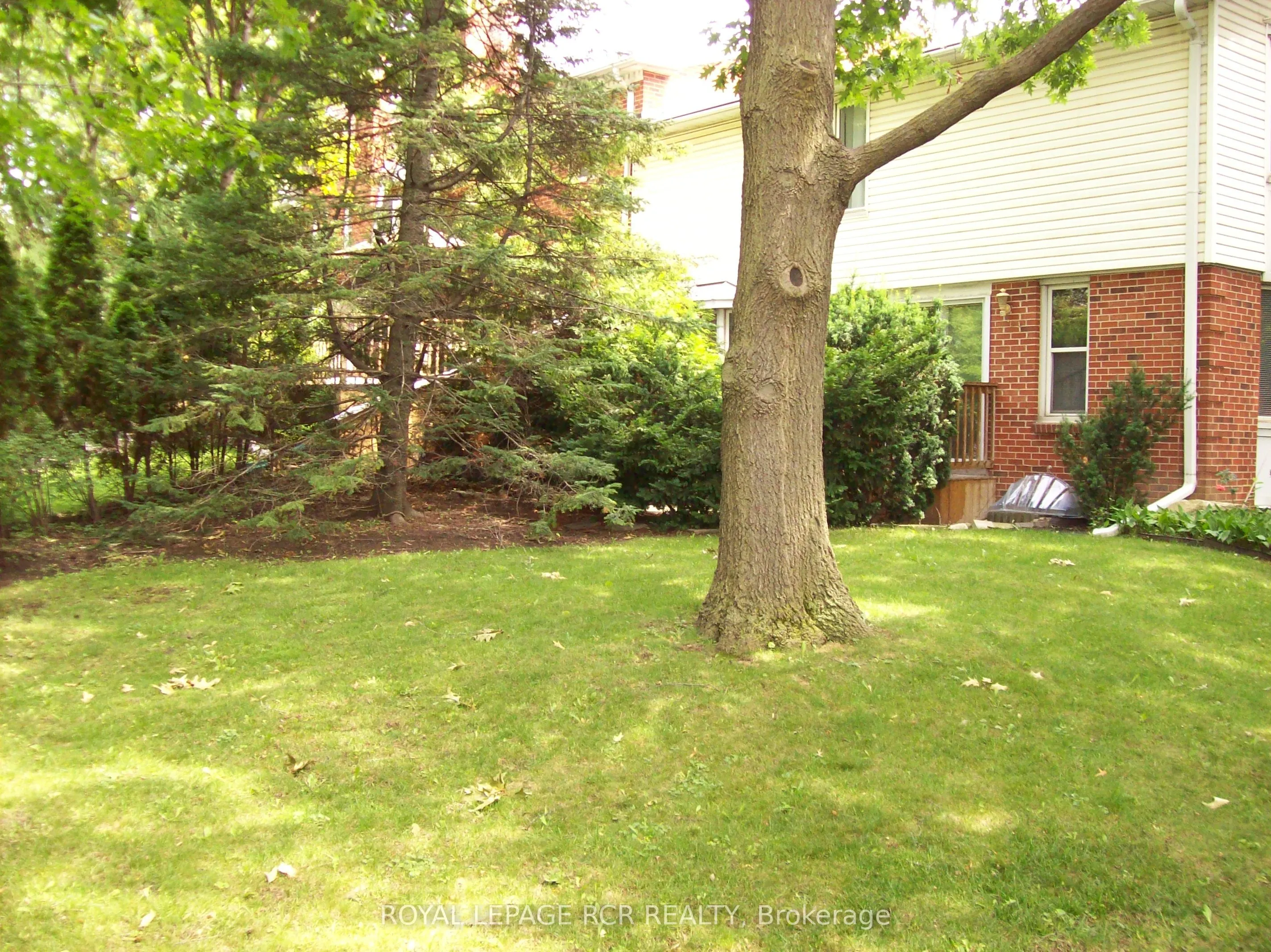 68 Confederation Way #44