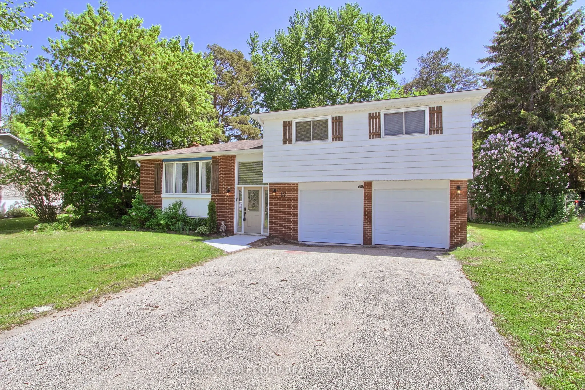 17 Larkdale Crescent