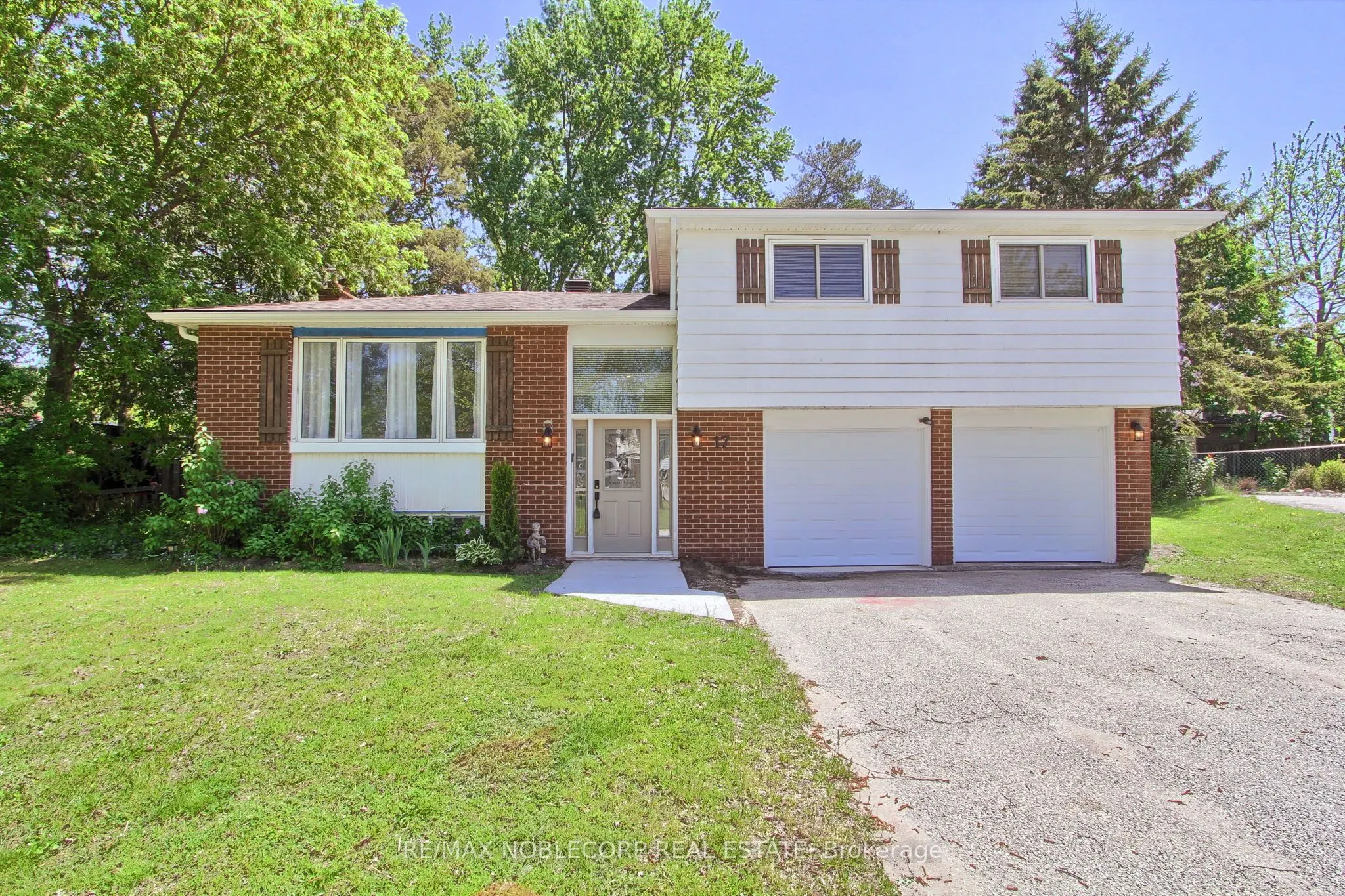 17 Larkdale Crescent
