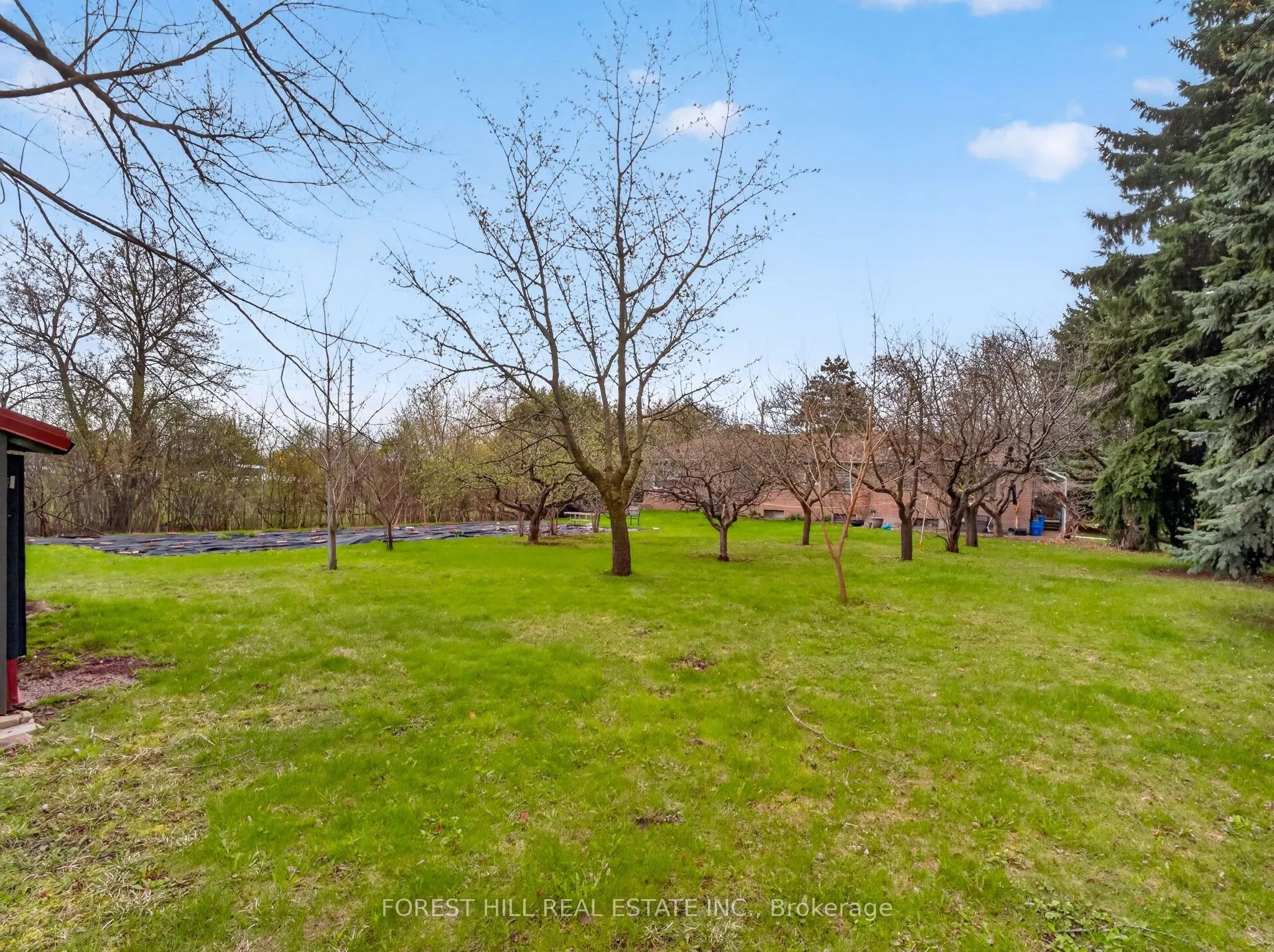 27 Vaughan Boulevard