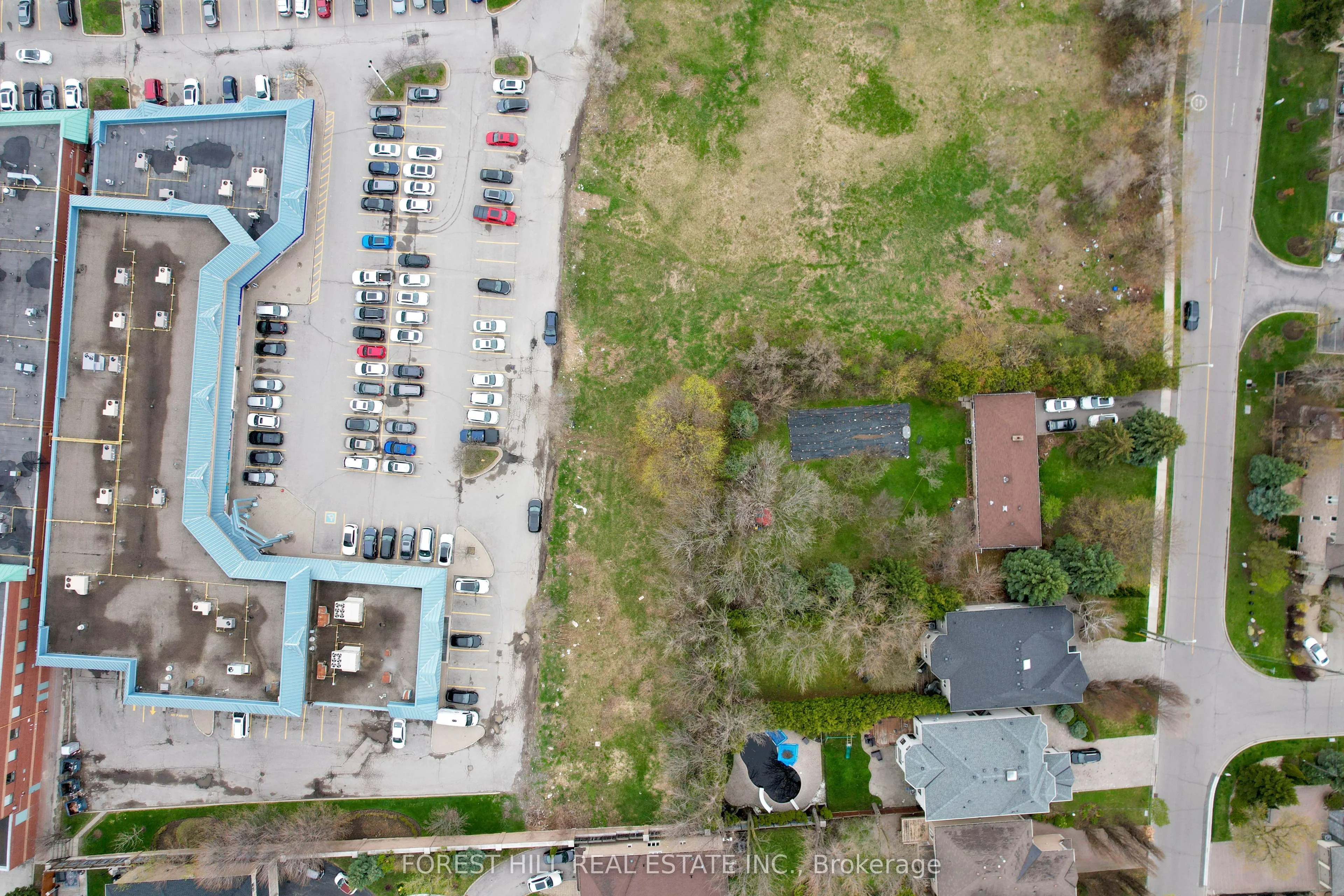 27 Vaughan Boulevard