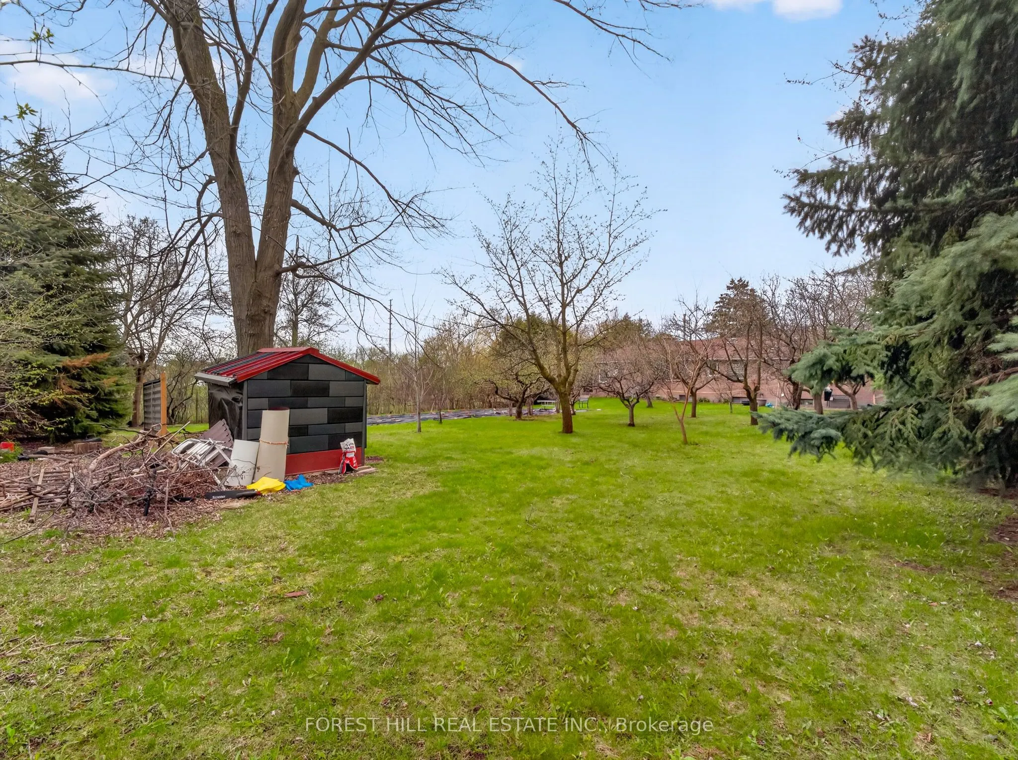 27 Vaughan Boulevard