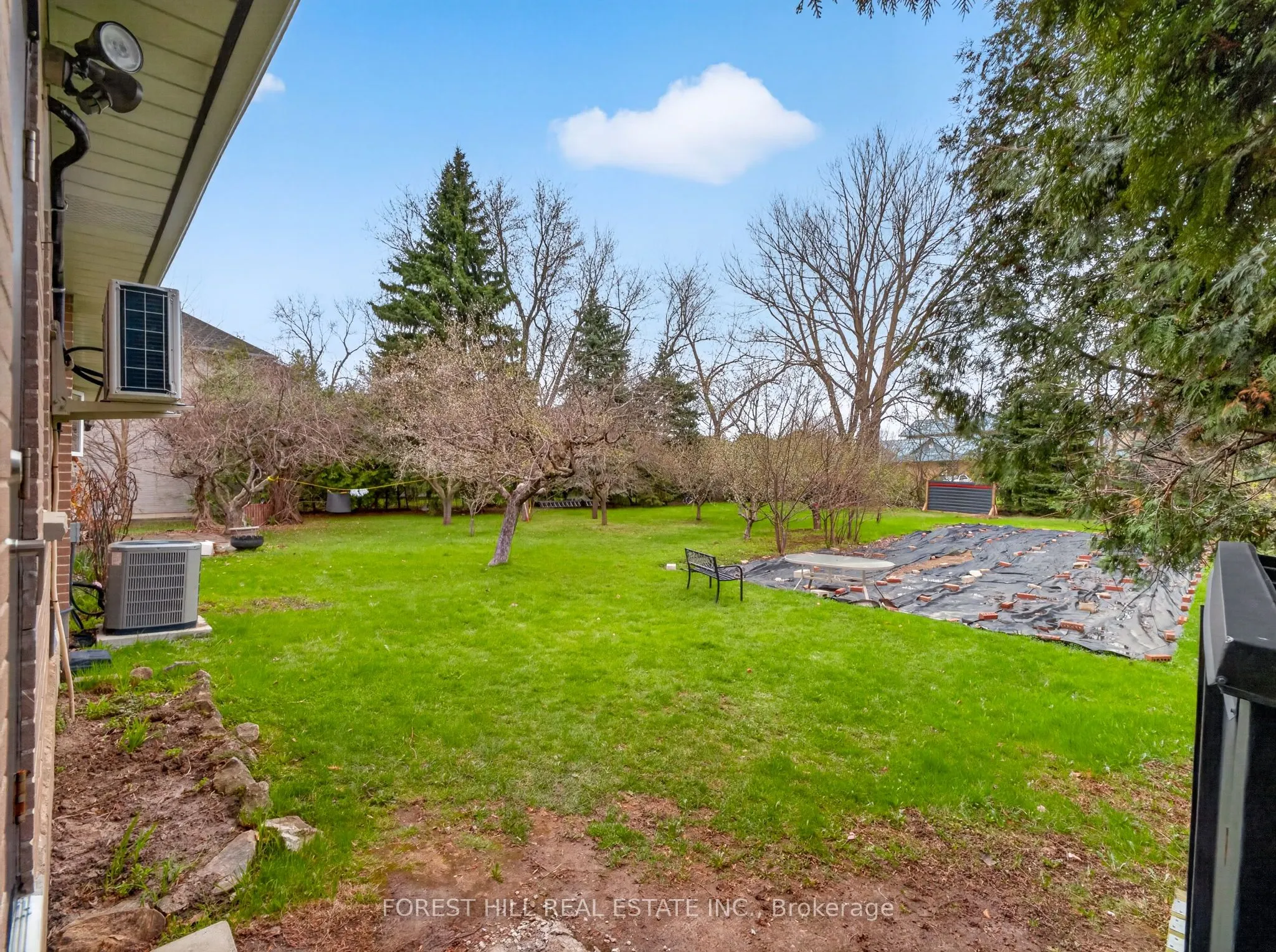 27 Vaughan Boulevard