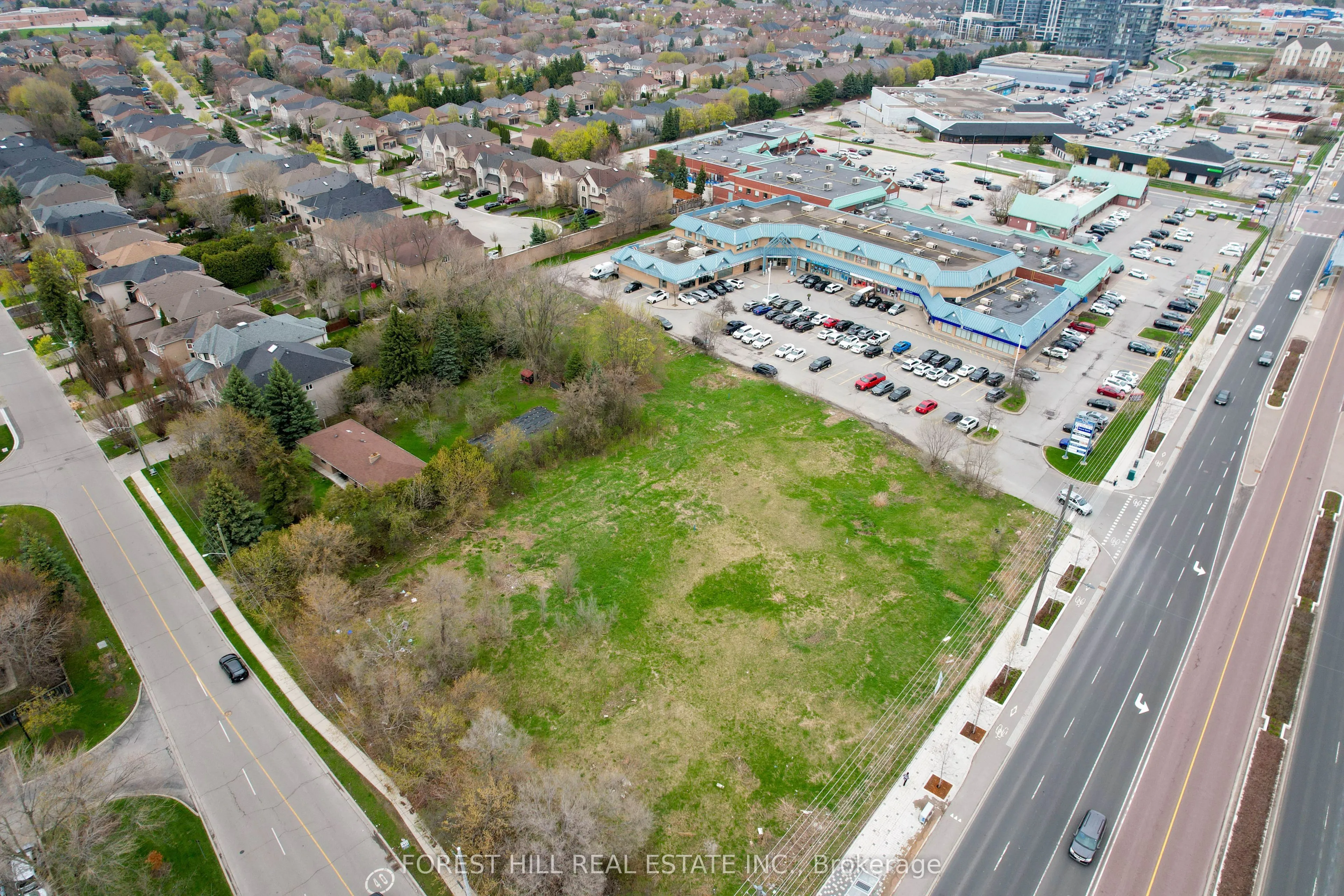 27 Vaughan Boulevard
