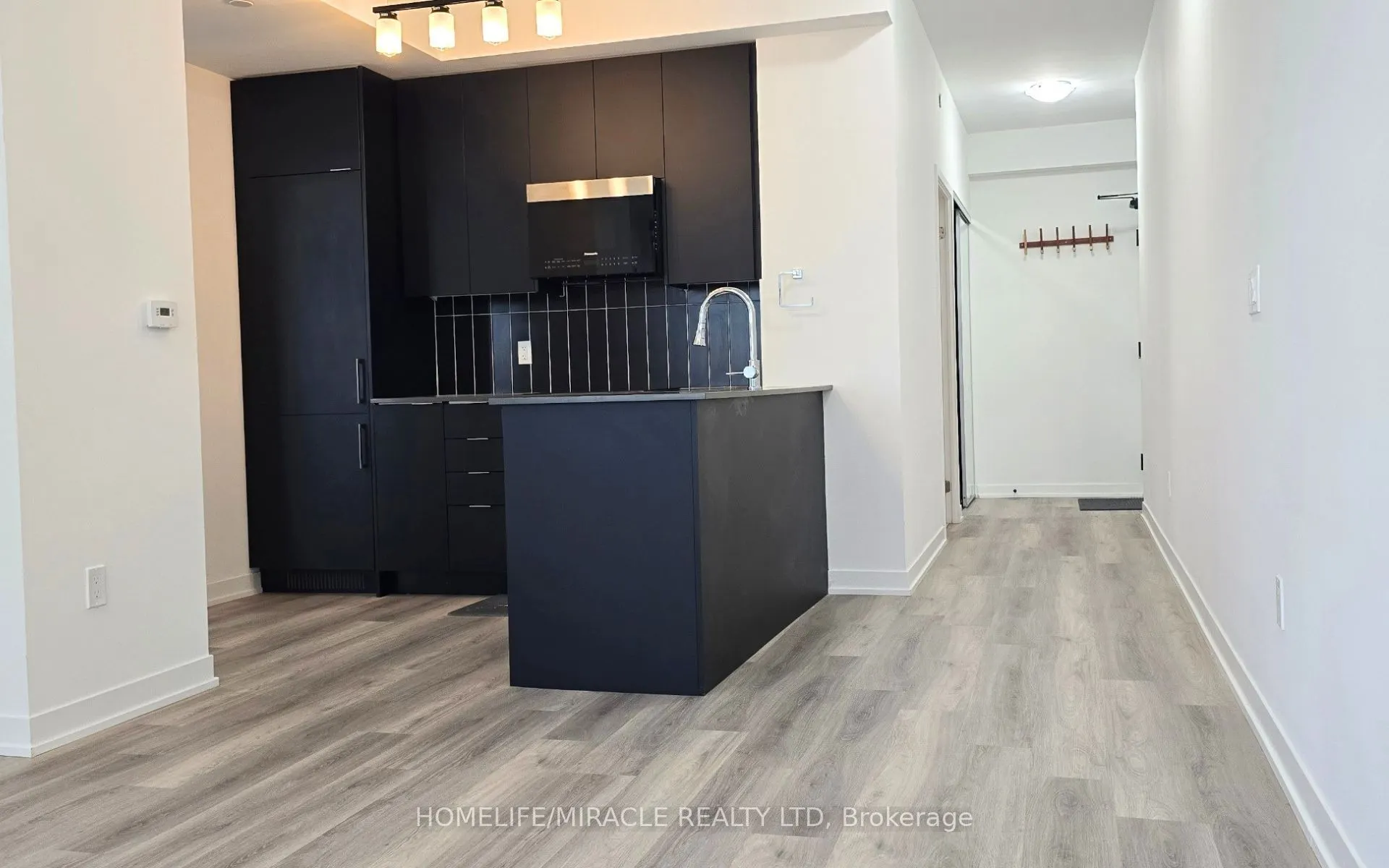 10 Abeja Street #2118