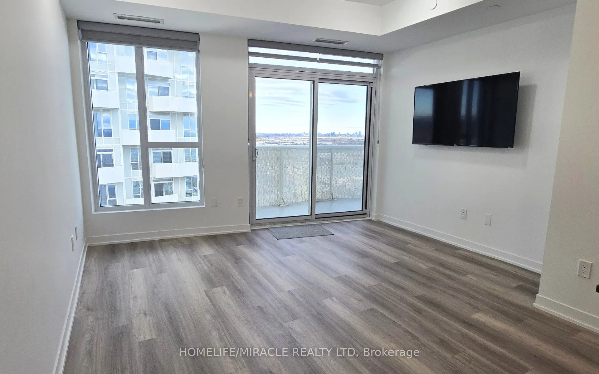 10 Abeja Street #2118