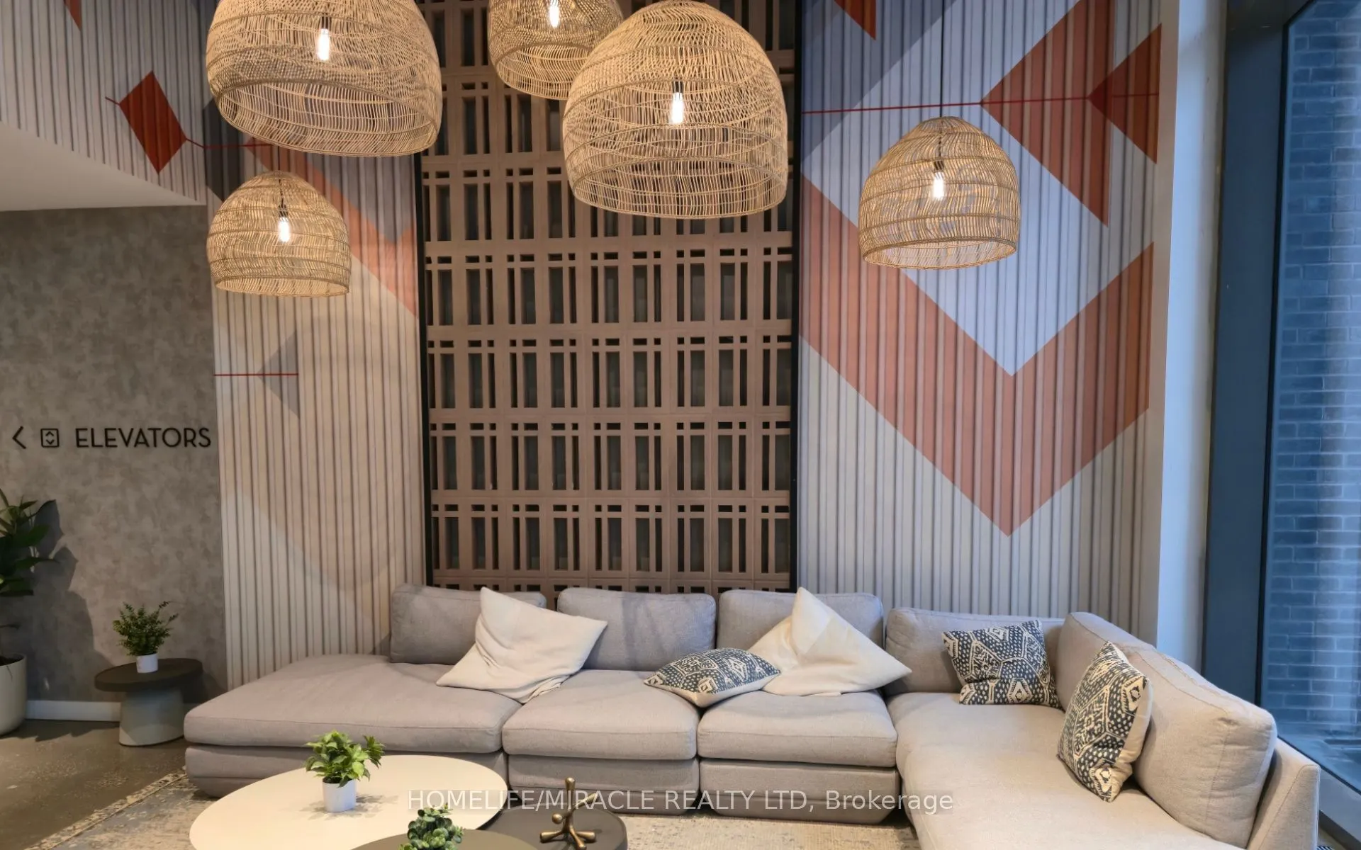 10 Abeja Street #2118