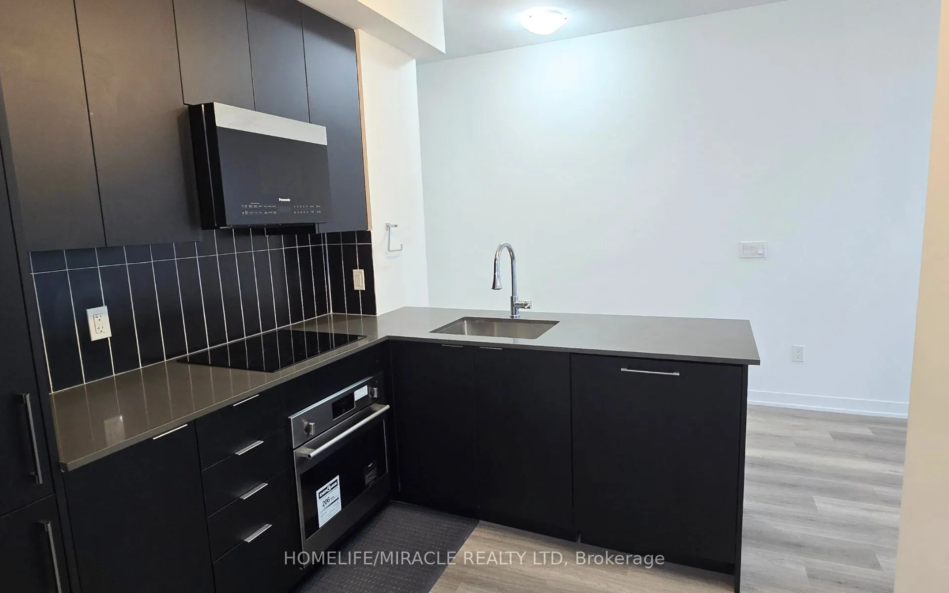 10 Abeja Street #2118