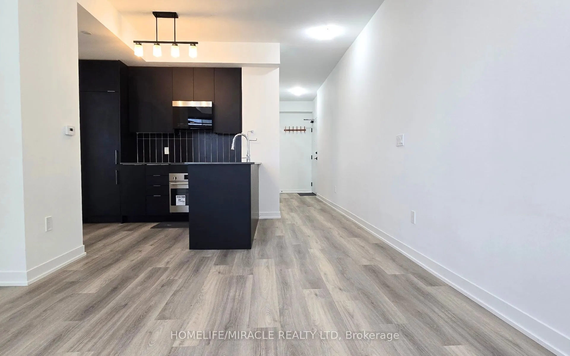 10 Abeja Street #2118