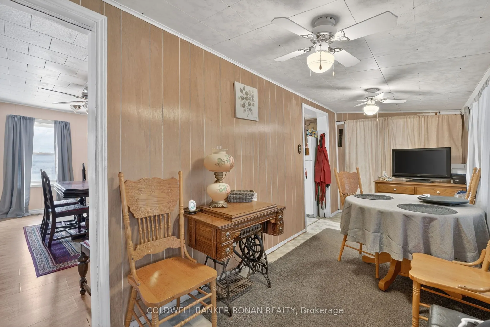 149 Victoria Street W