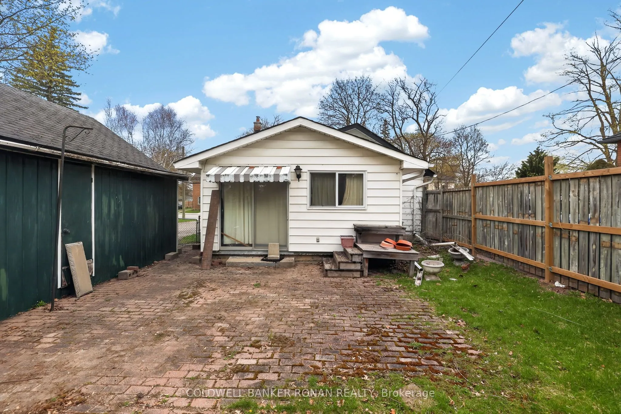 149 Victoria Street W