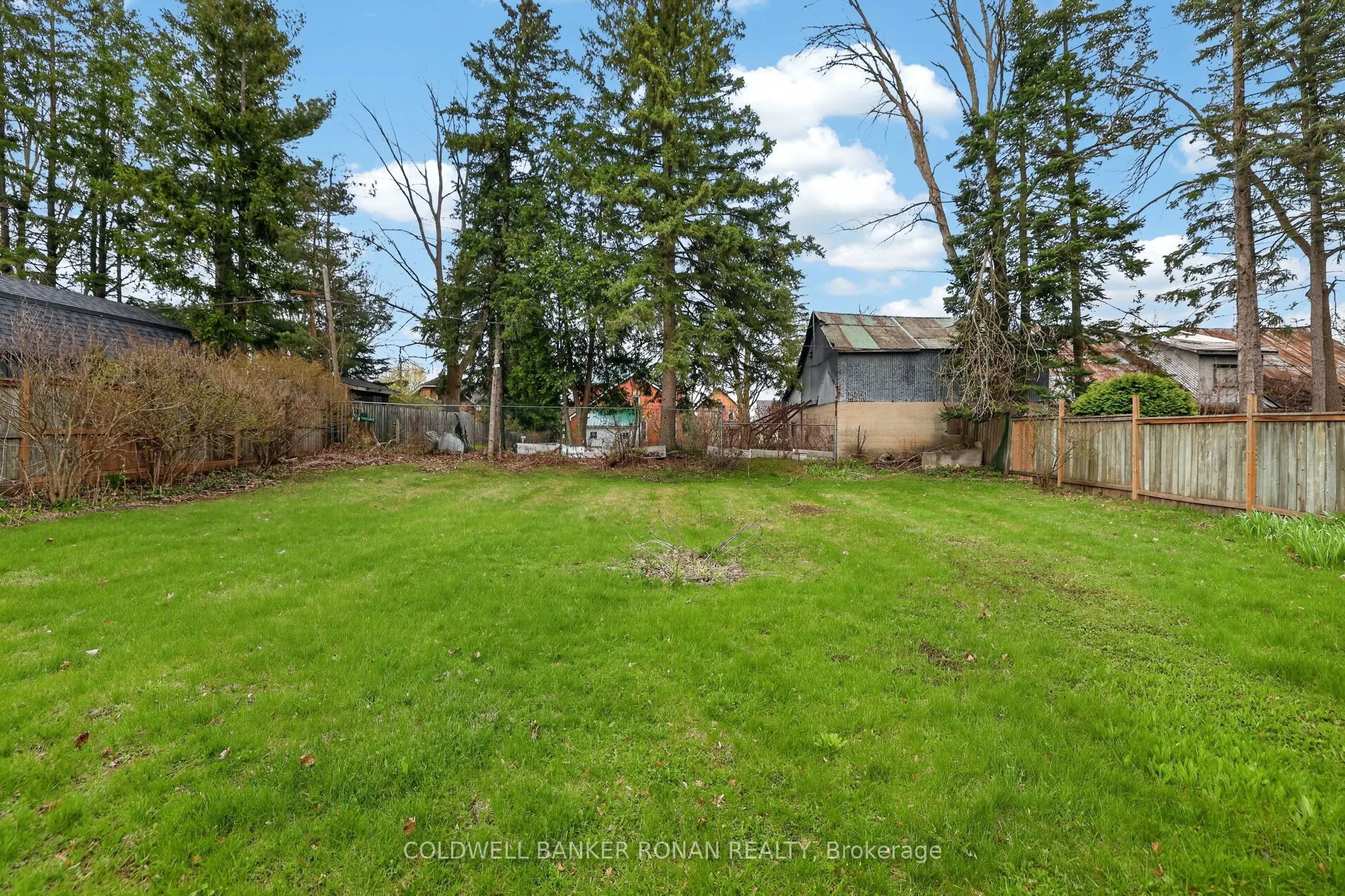 149 Victoria Street W
