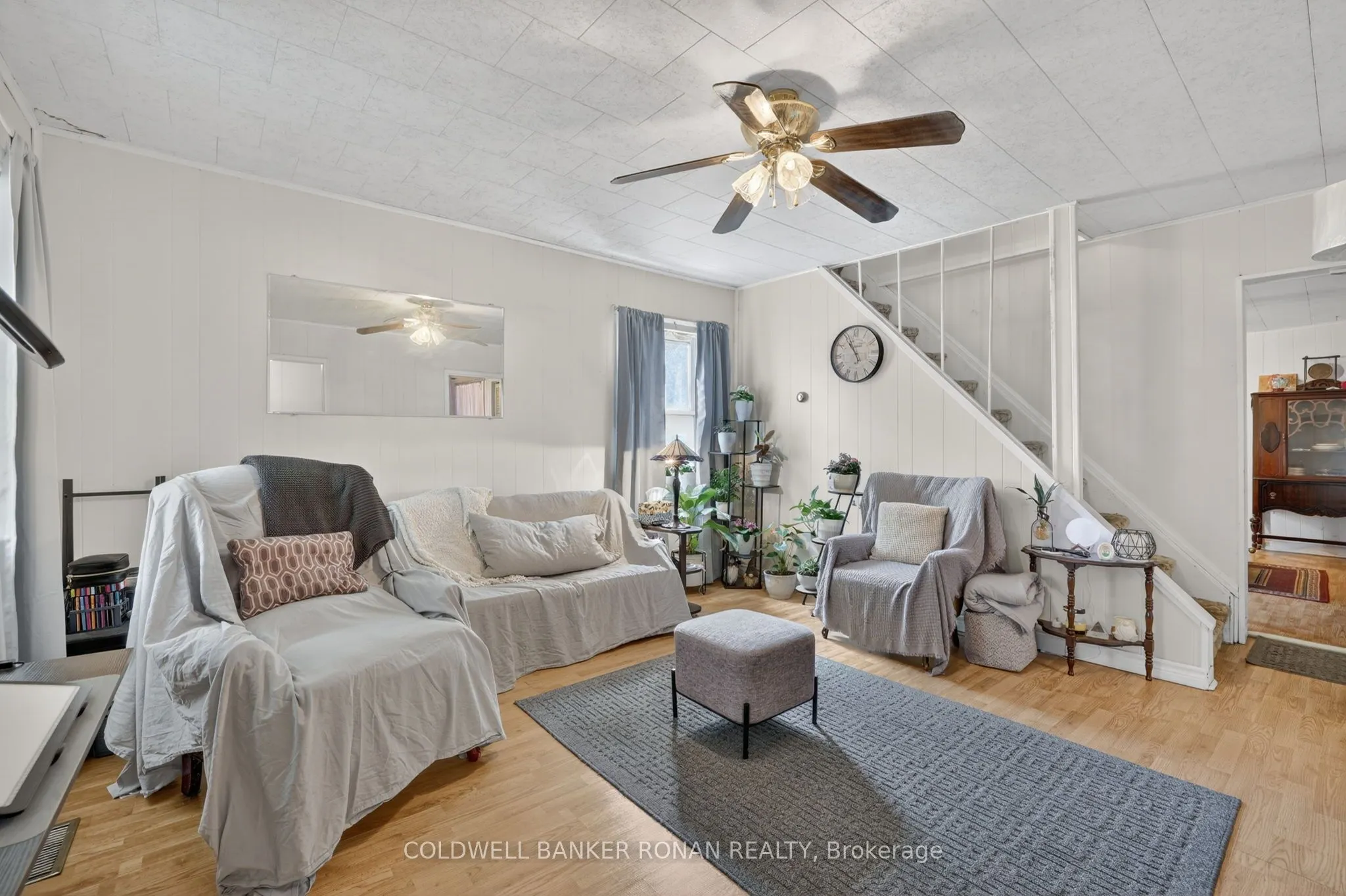 149 Victoria Street W