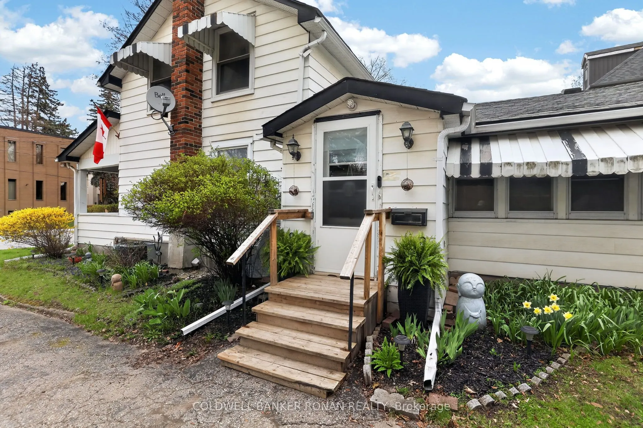 149 Victoria Street W