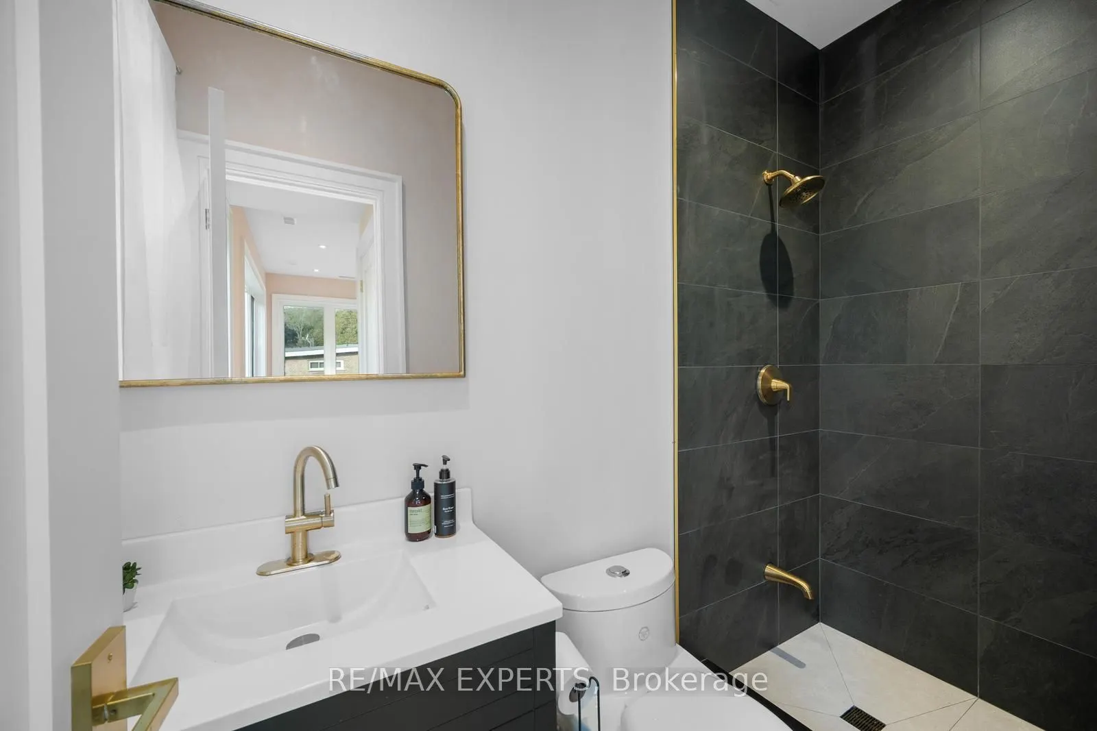 2821 Mt Albert Road