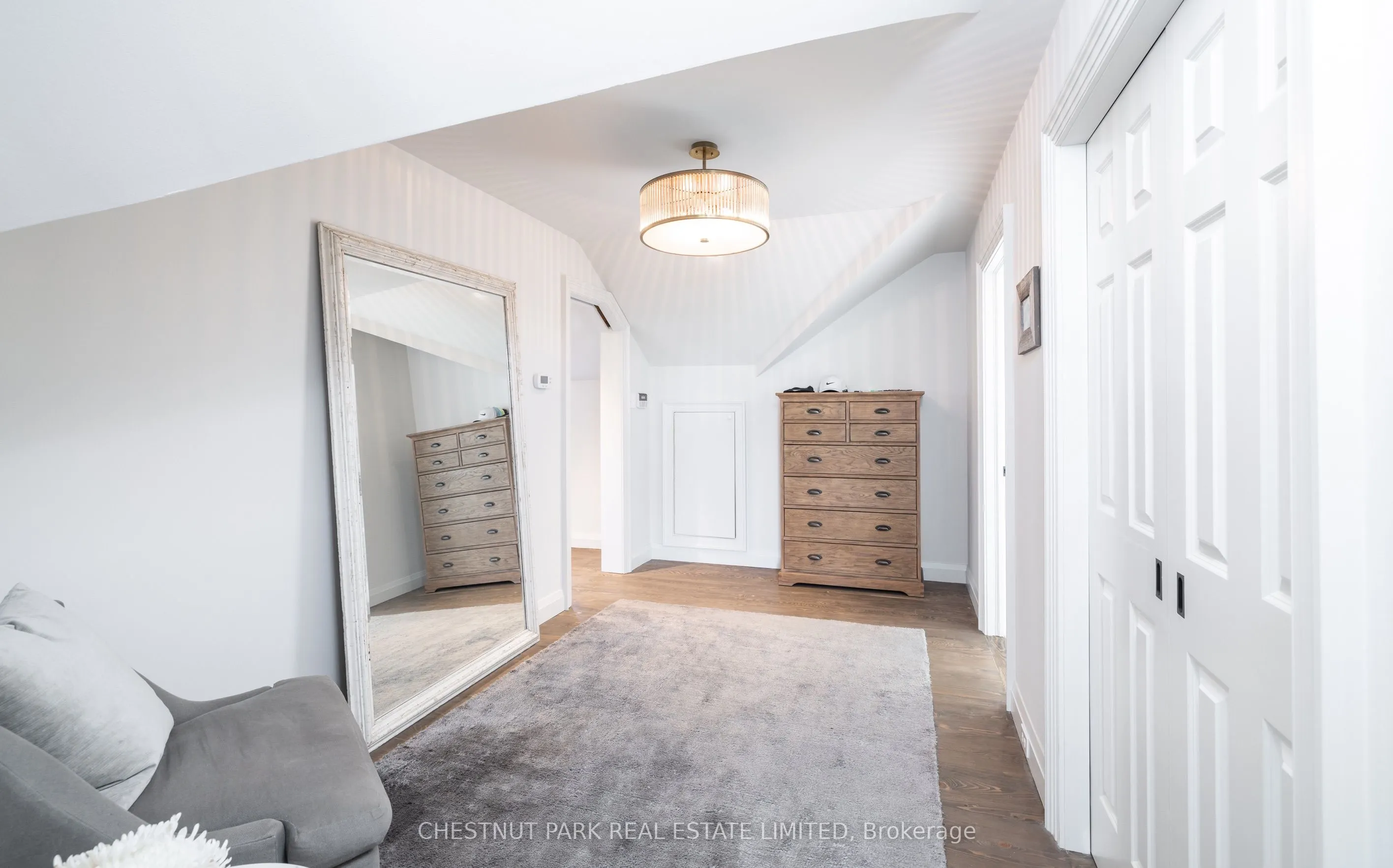 908 Vandorf Side Road