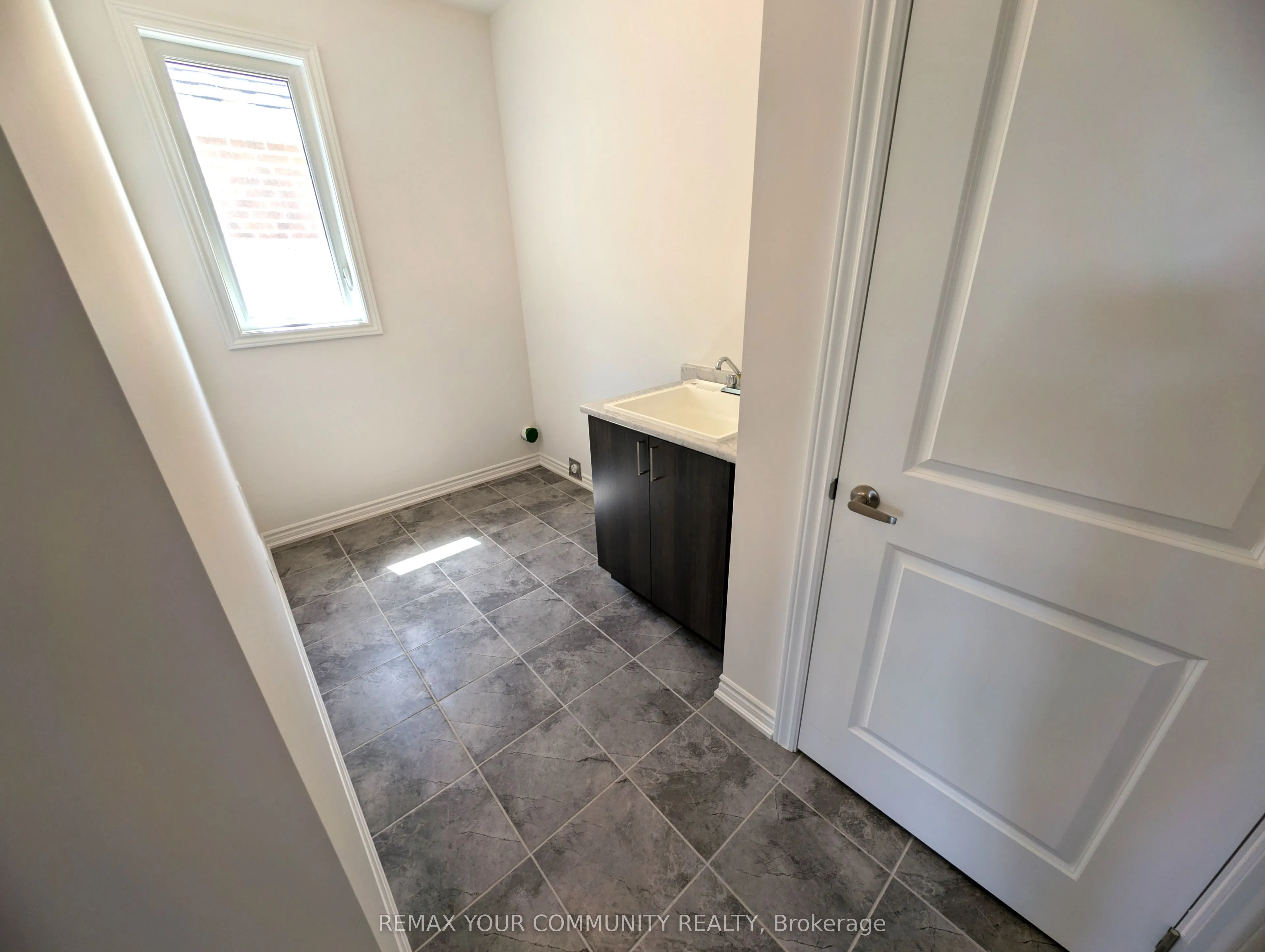 3 Rail Trail Court