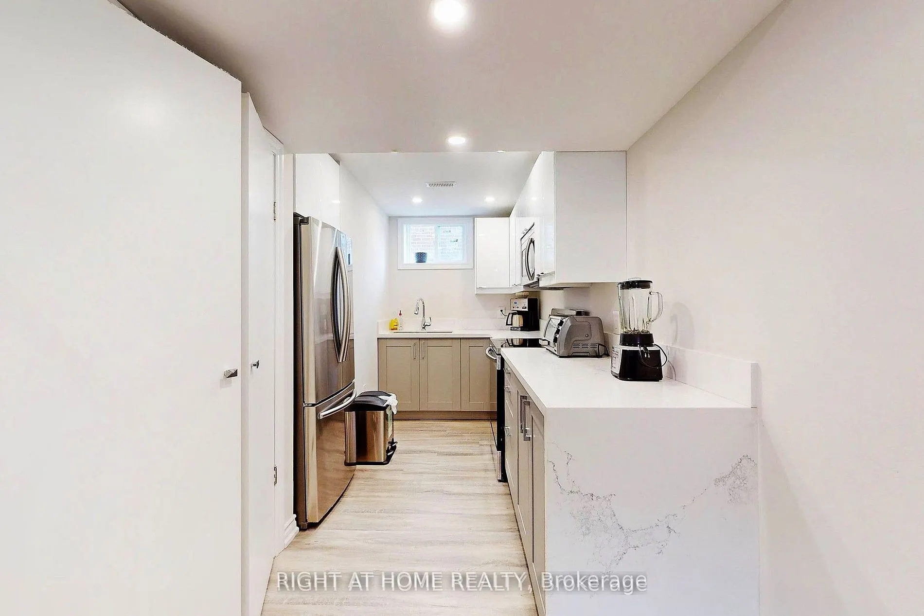 454 Alper Street