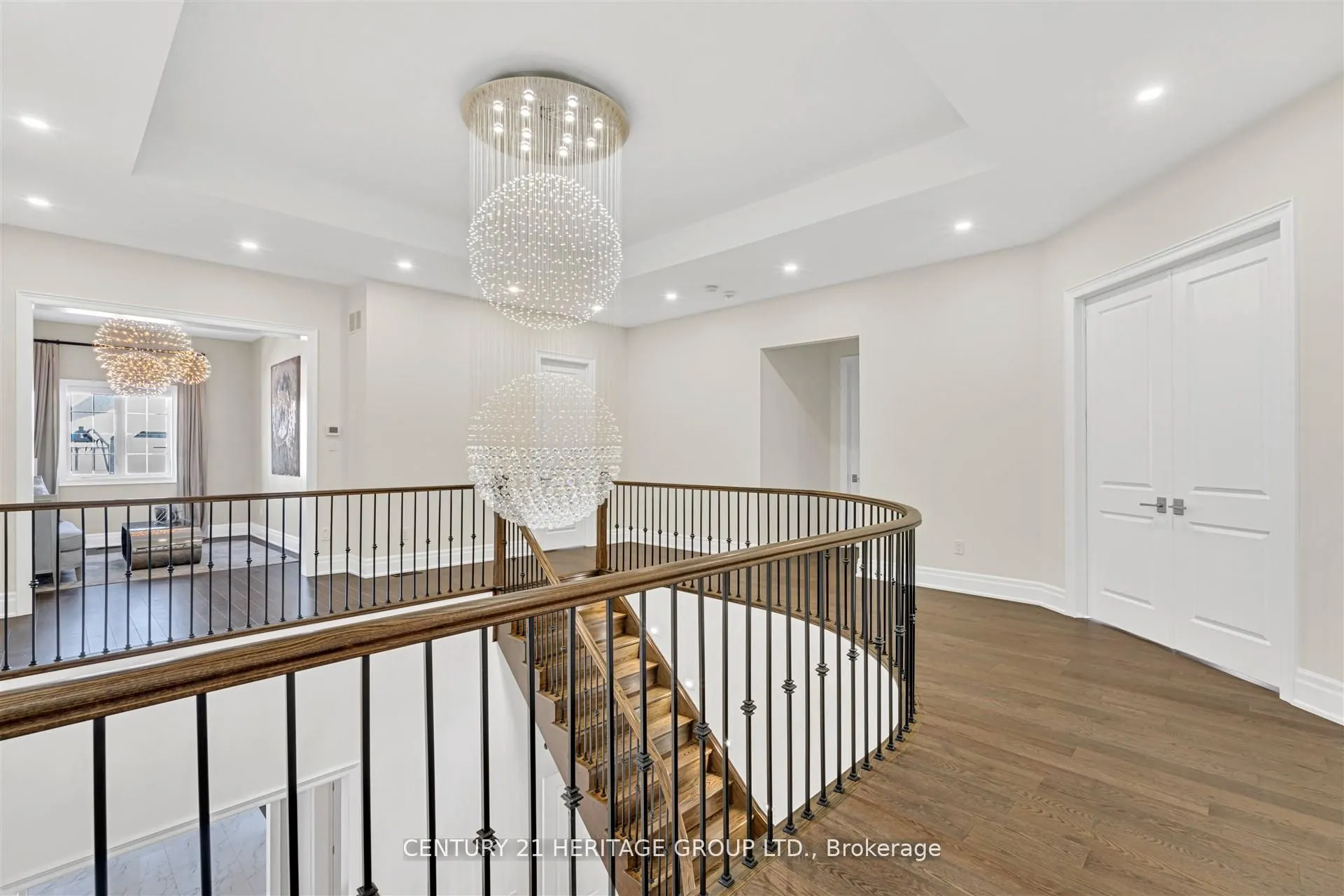 43 Sir Henry Court