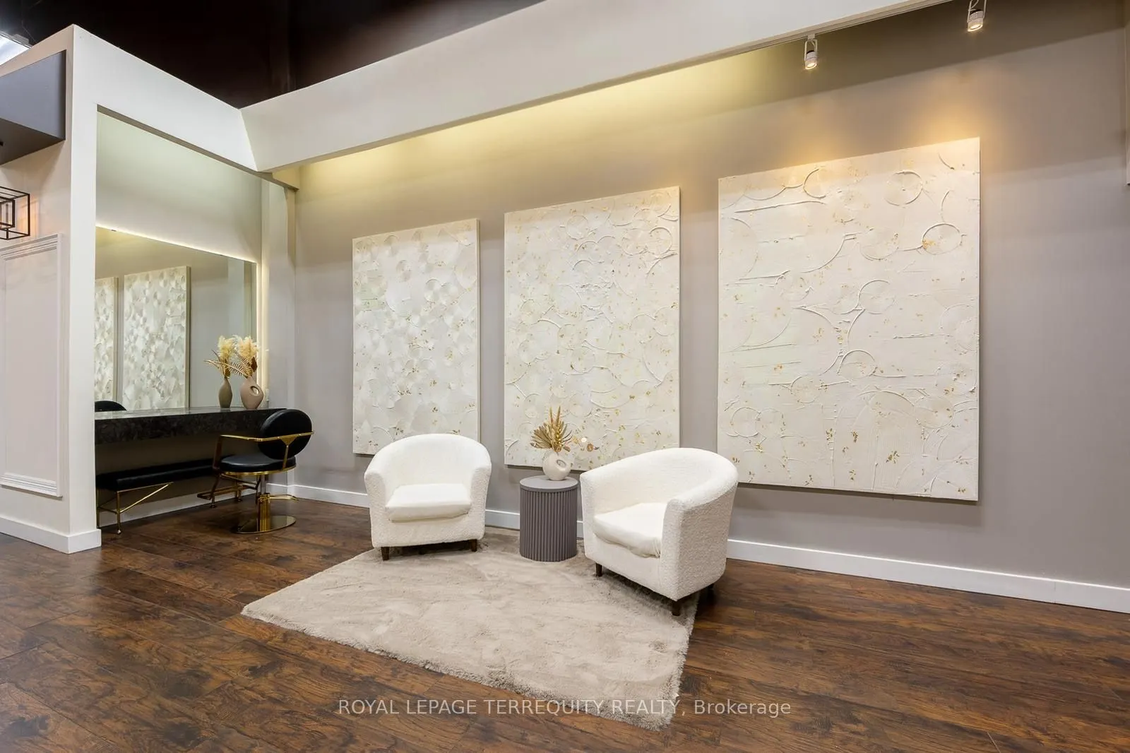8750 Jane Street #20