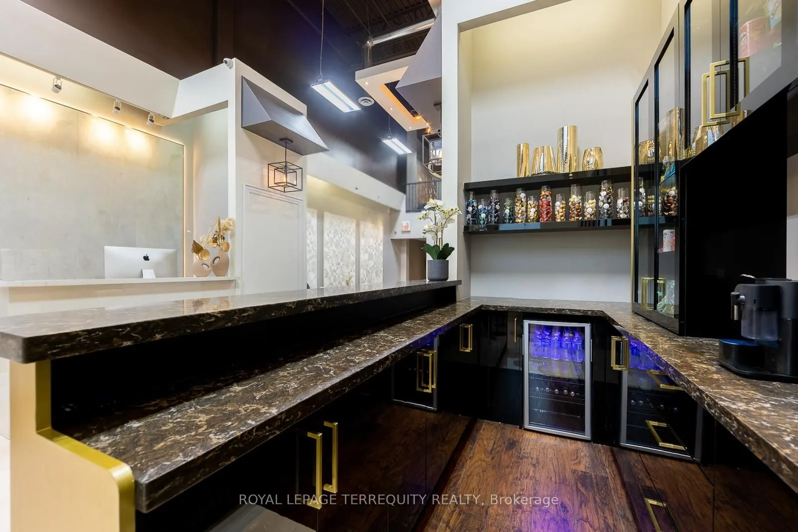 8750 Jane Street #20