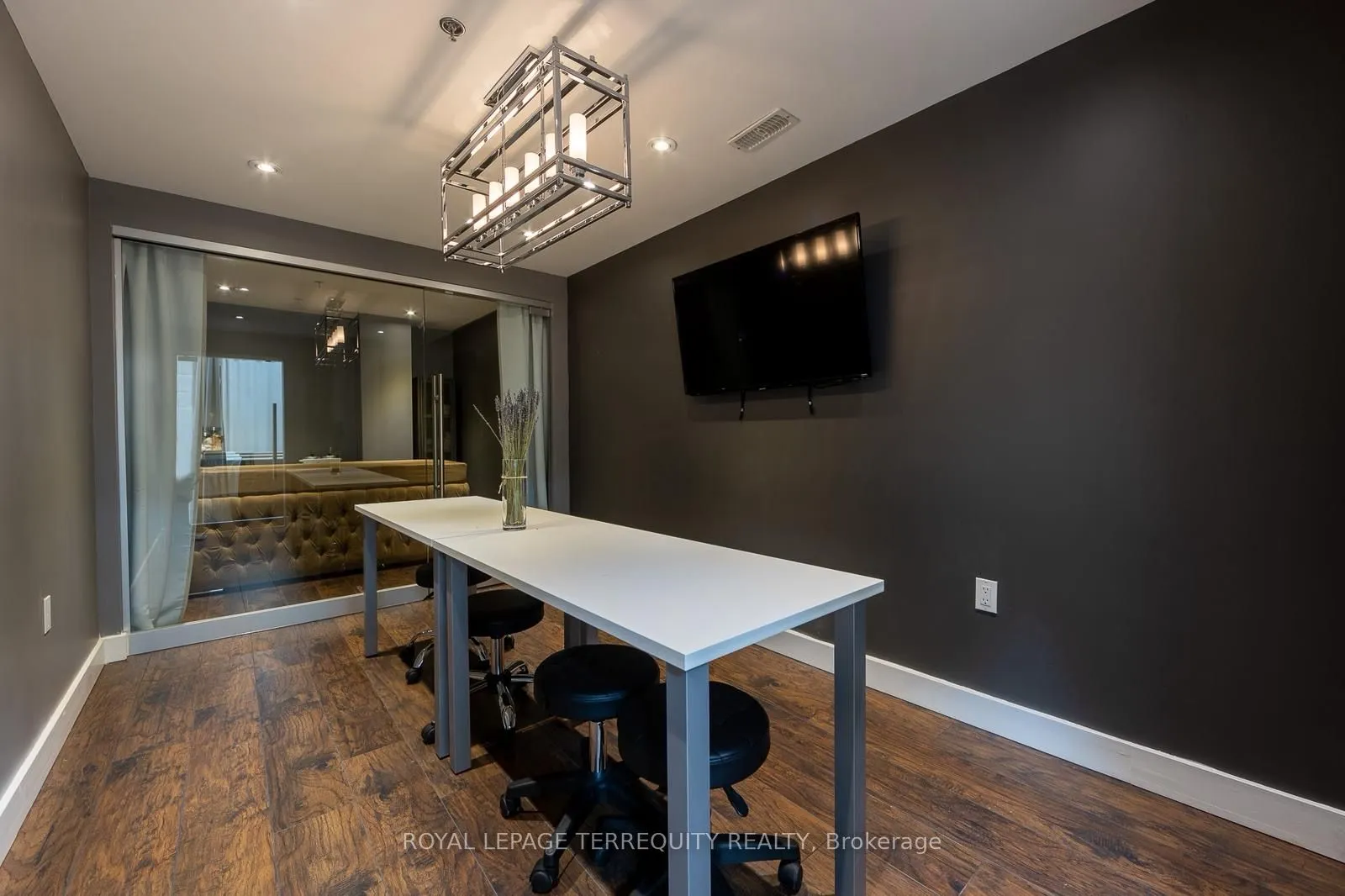 8750 Jane Street #20