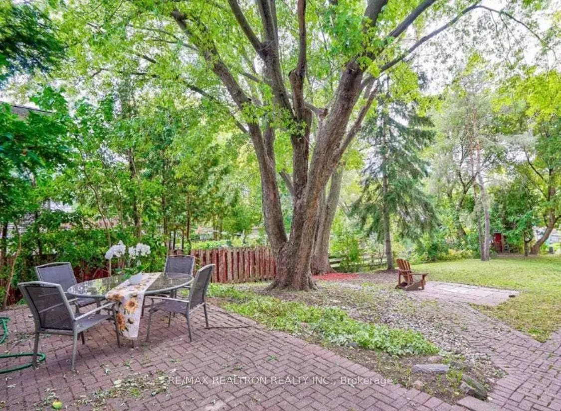 60 Hillview Drive