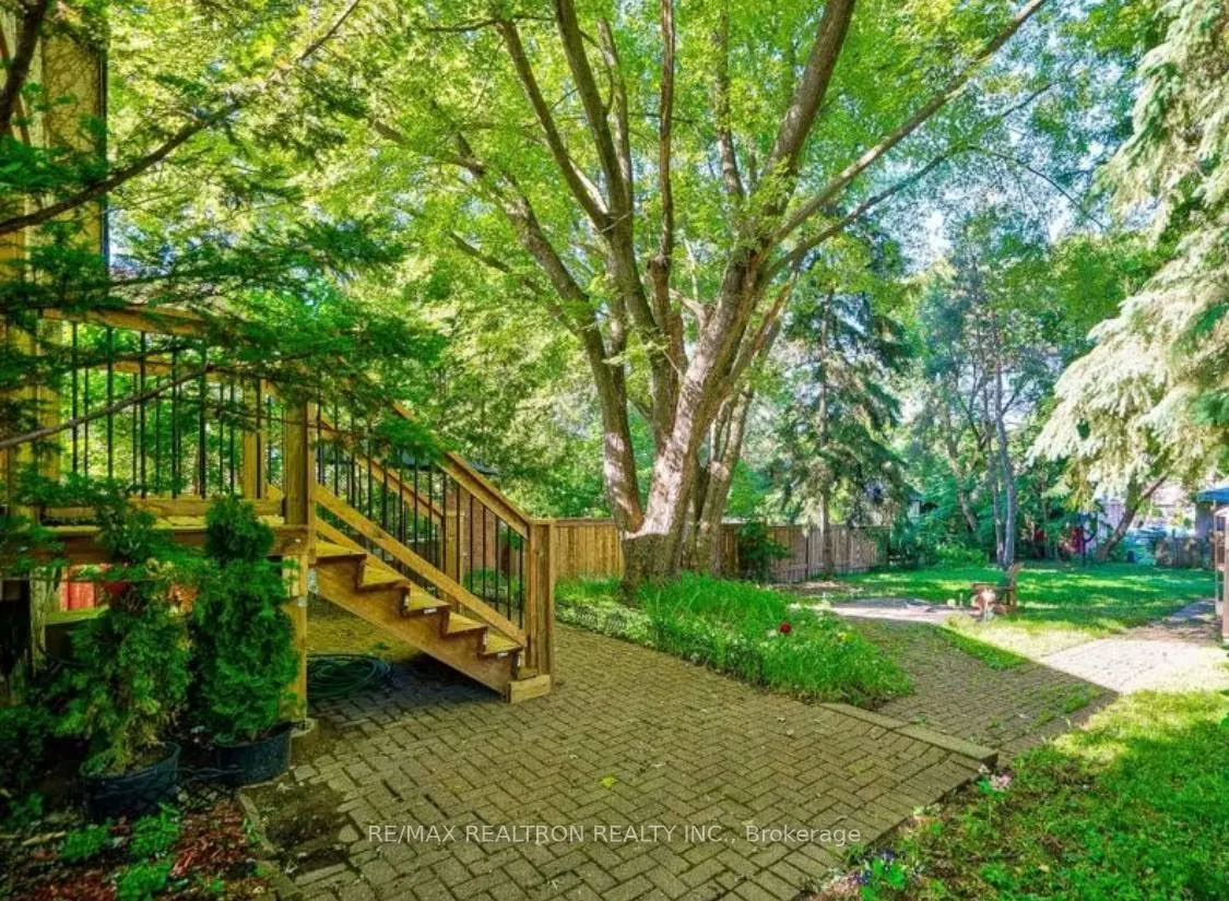 60 Hillview Drive
