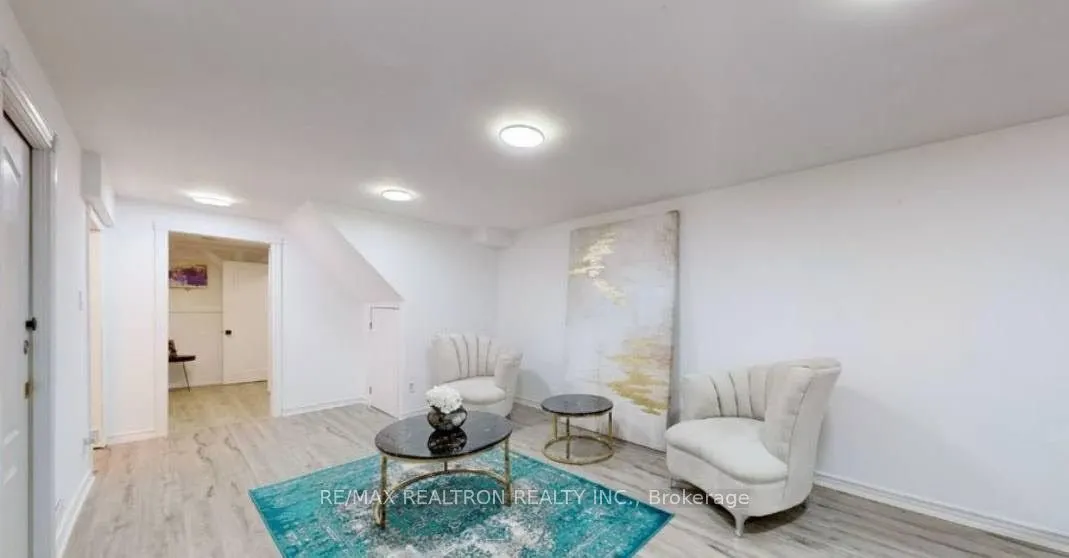 60 Hillview Drive