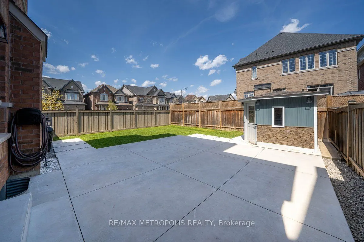 115 Pelee Avenue