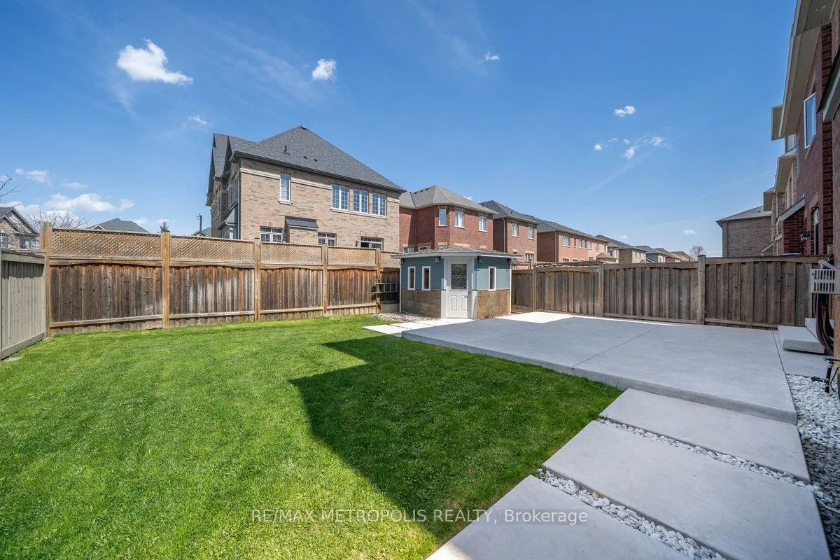 115 Pelee Avenue