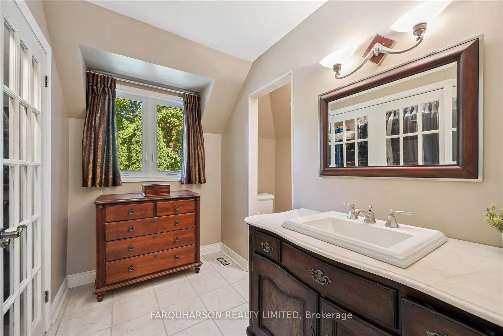 15 Skyridge Court