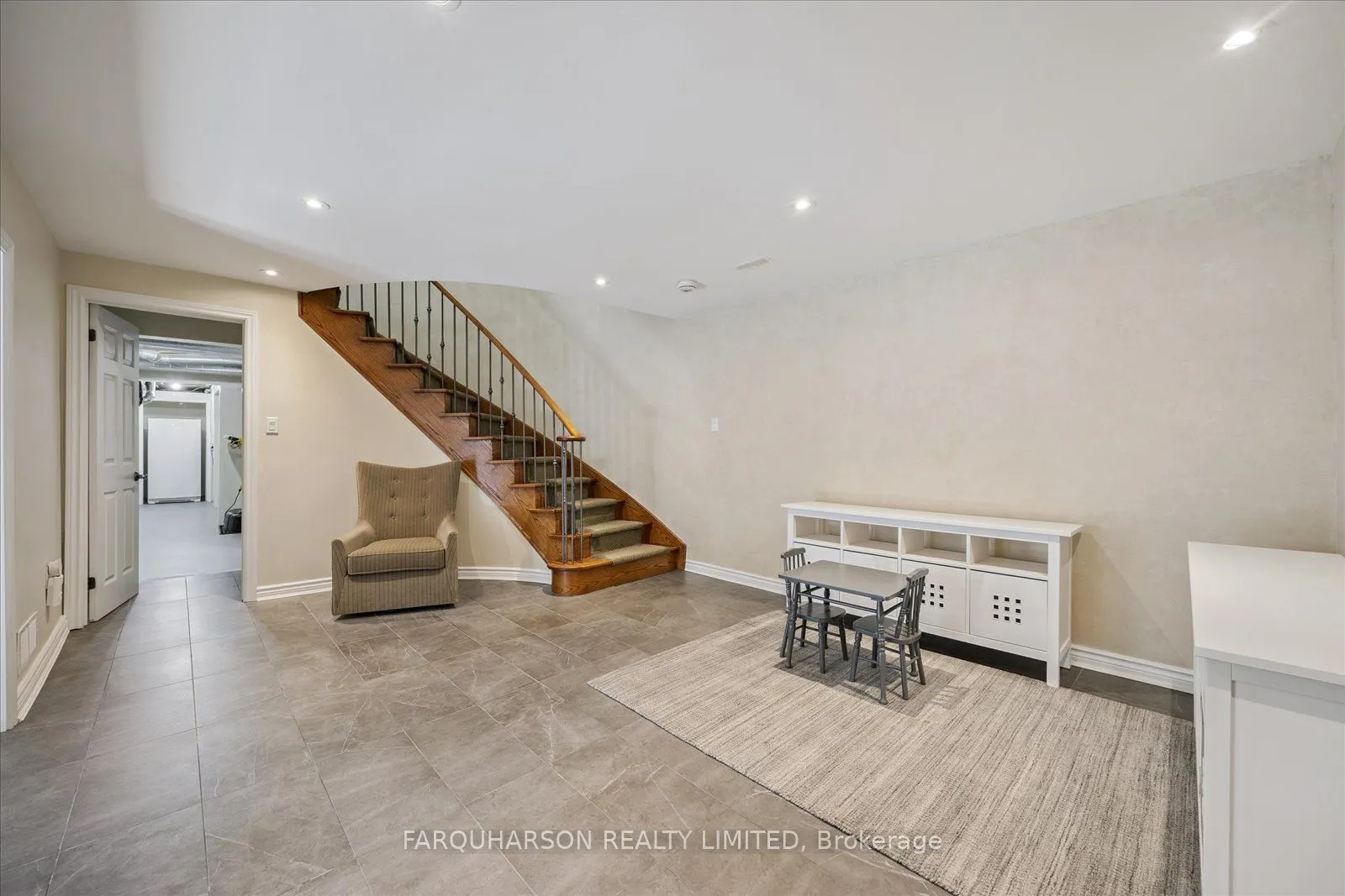 15 Skyridge Court