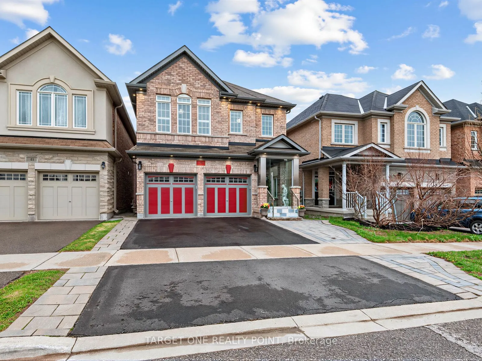 39 Riding Mountain Drive