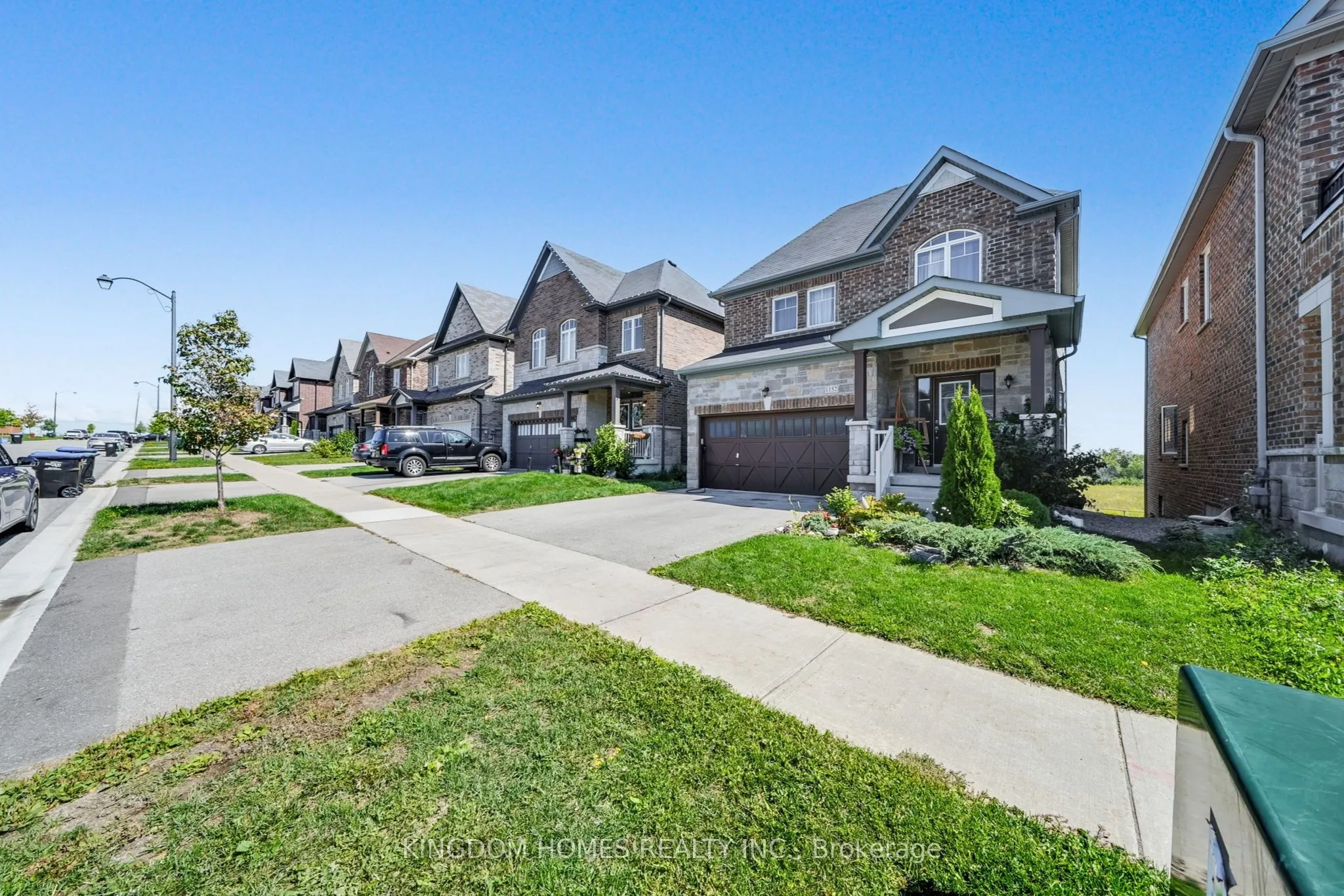 1152 Peelar Crescent