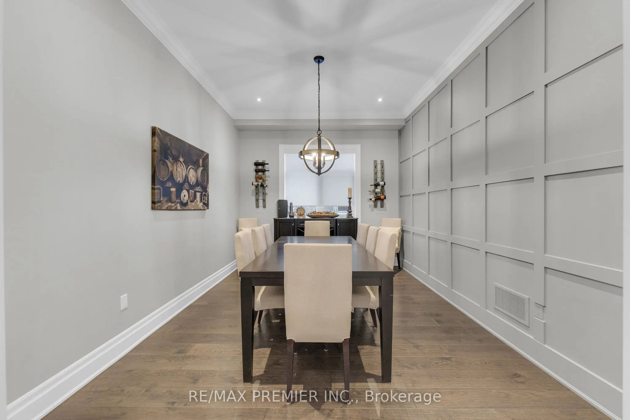 14 King Boulevard